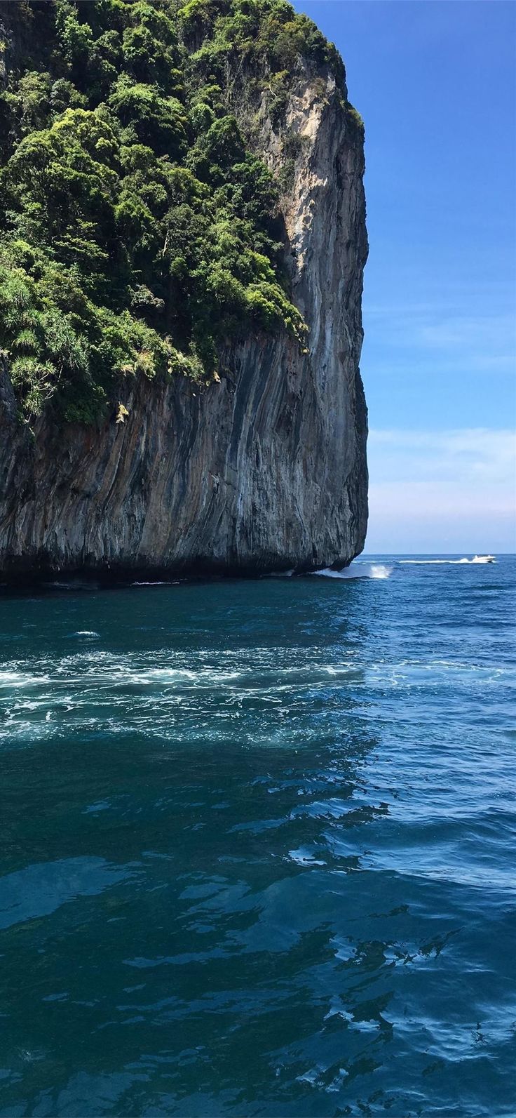 Phi Phi Islands iPhone 11 Wallpaper