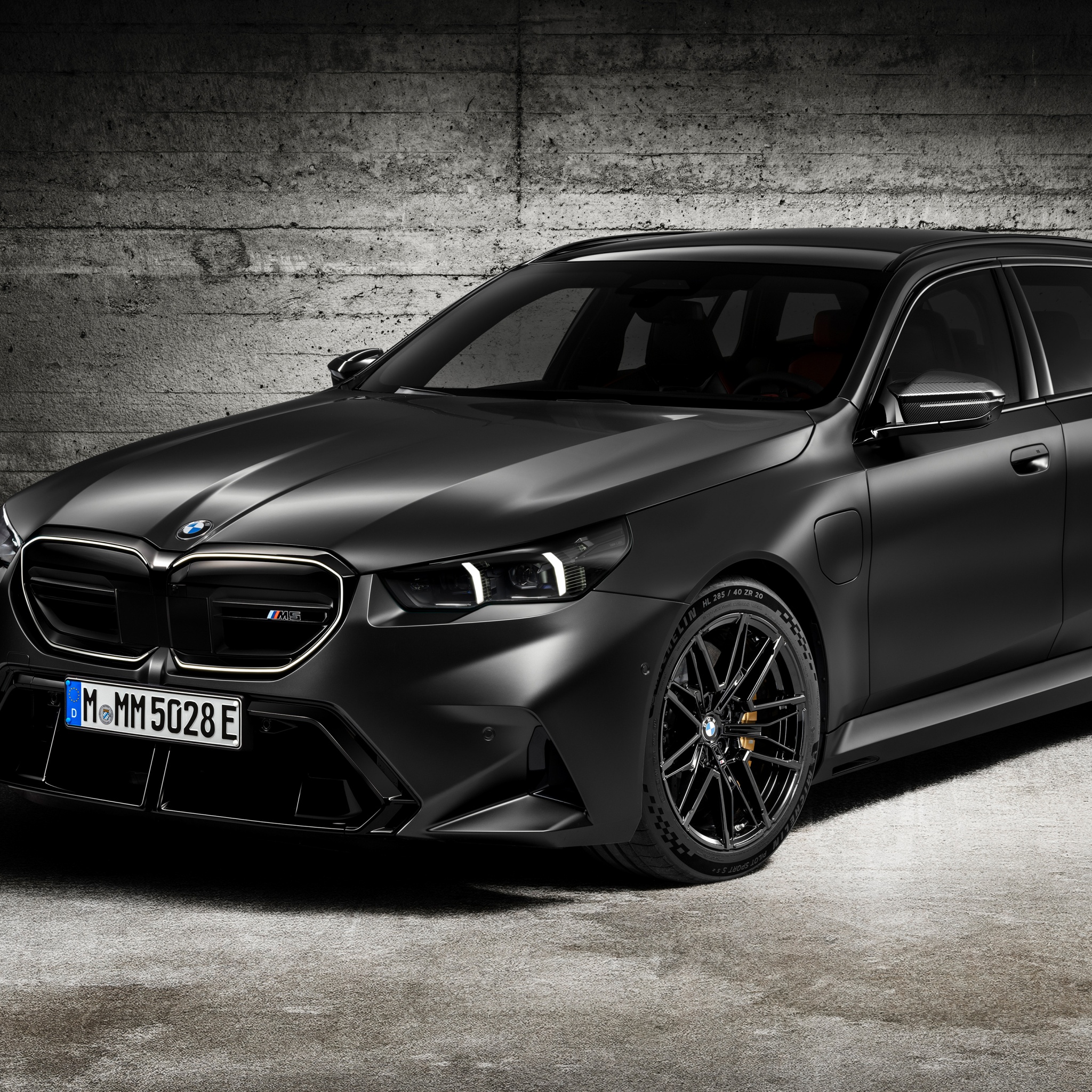 BMW M5 Touring 2024 5K Wallpaper