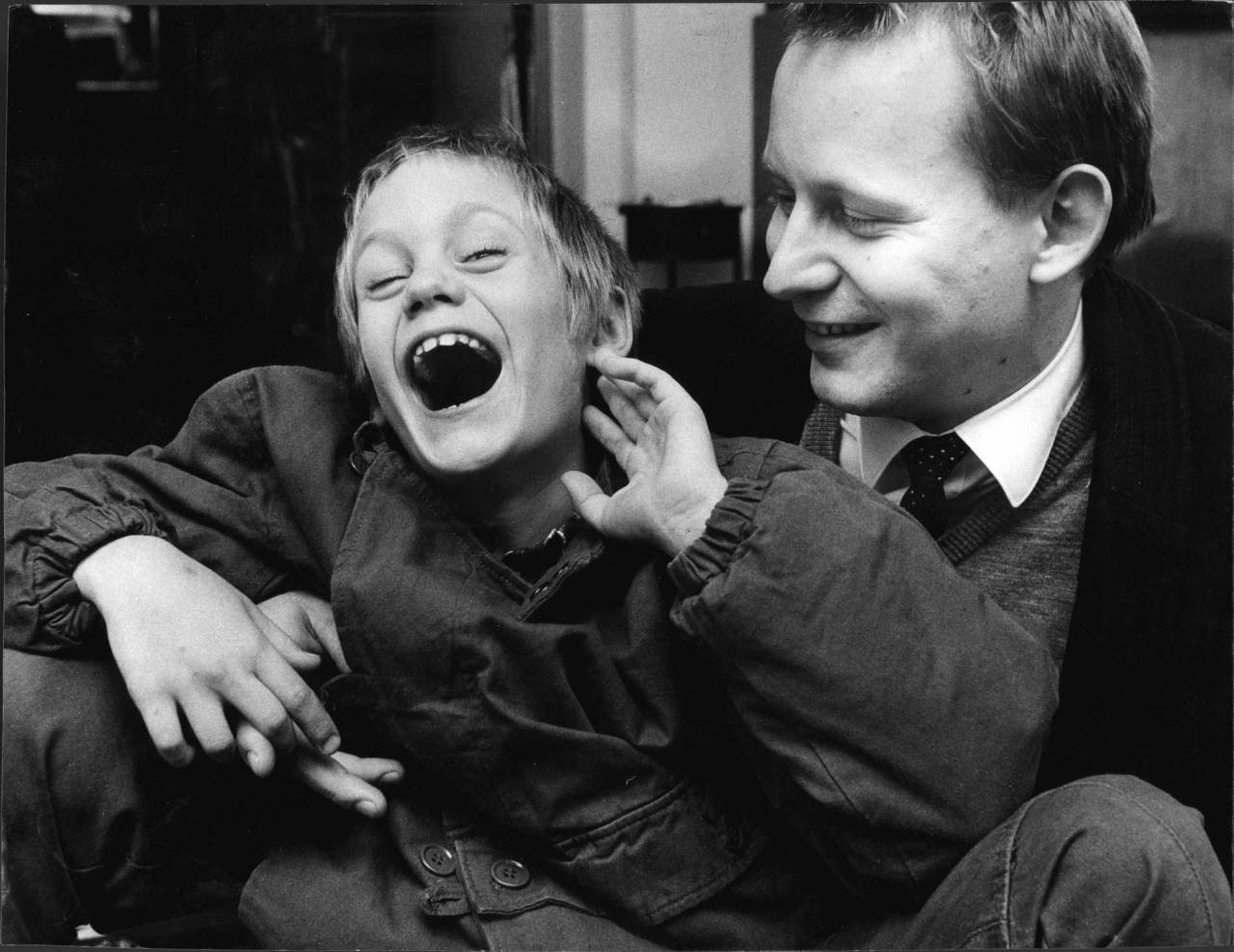 Stellan Skarsgård With Son Alexander 1948 Photohoot Wallpaper