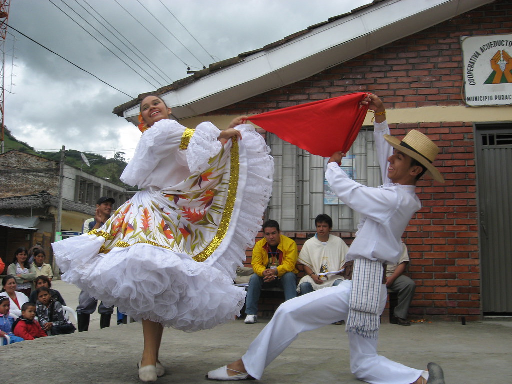 Bailando la cumbia. Dancing the cumbia in Coconucos, Colomb