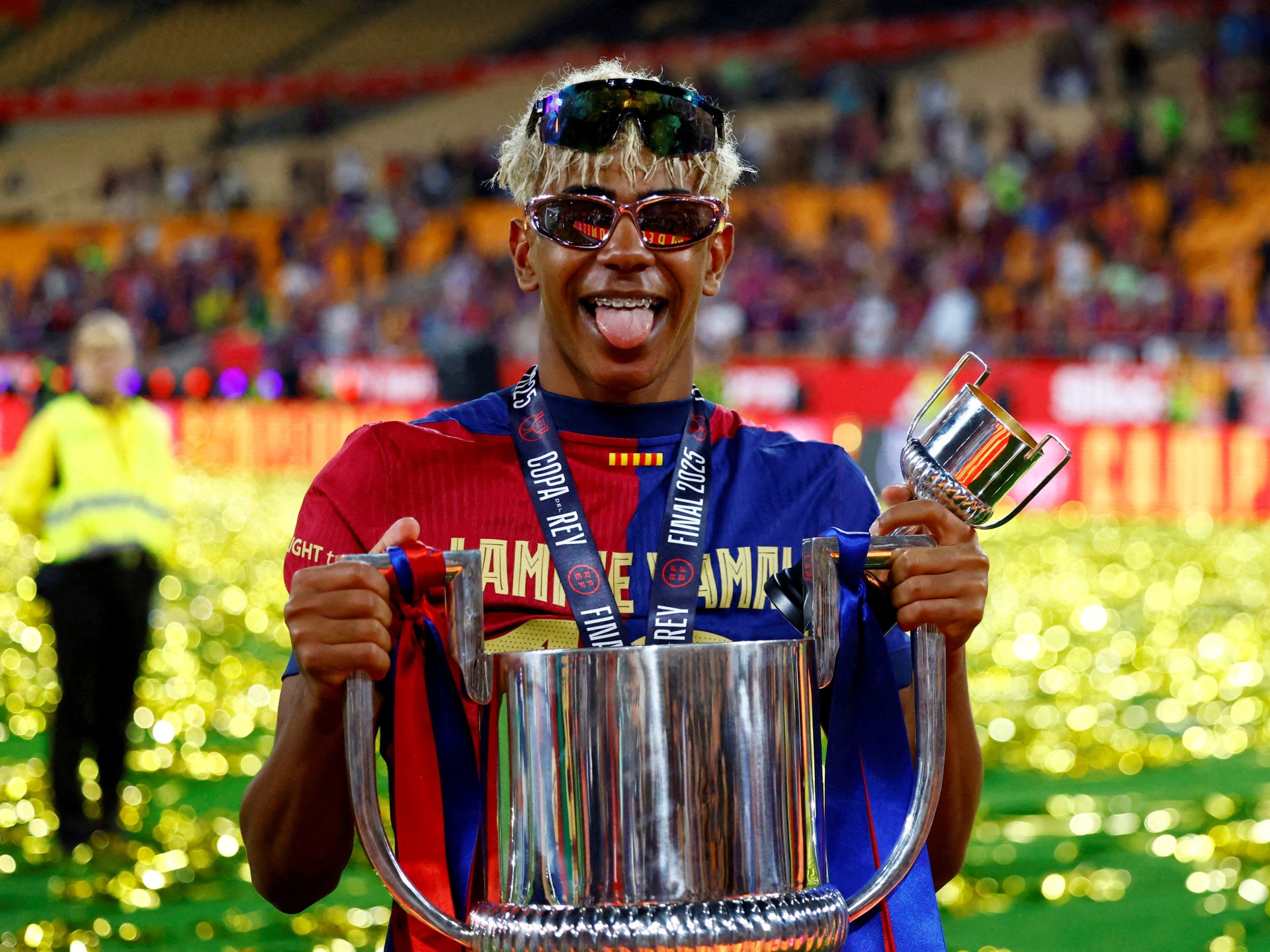Lamine Yamal signs Barcelona contract extension