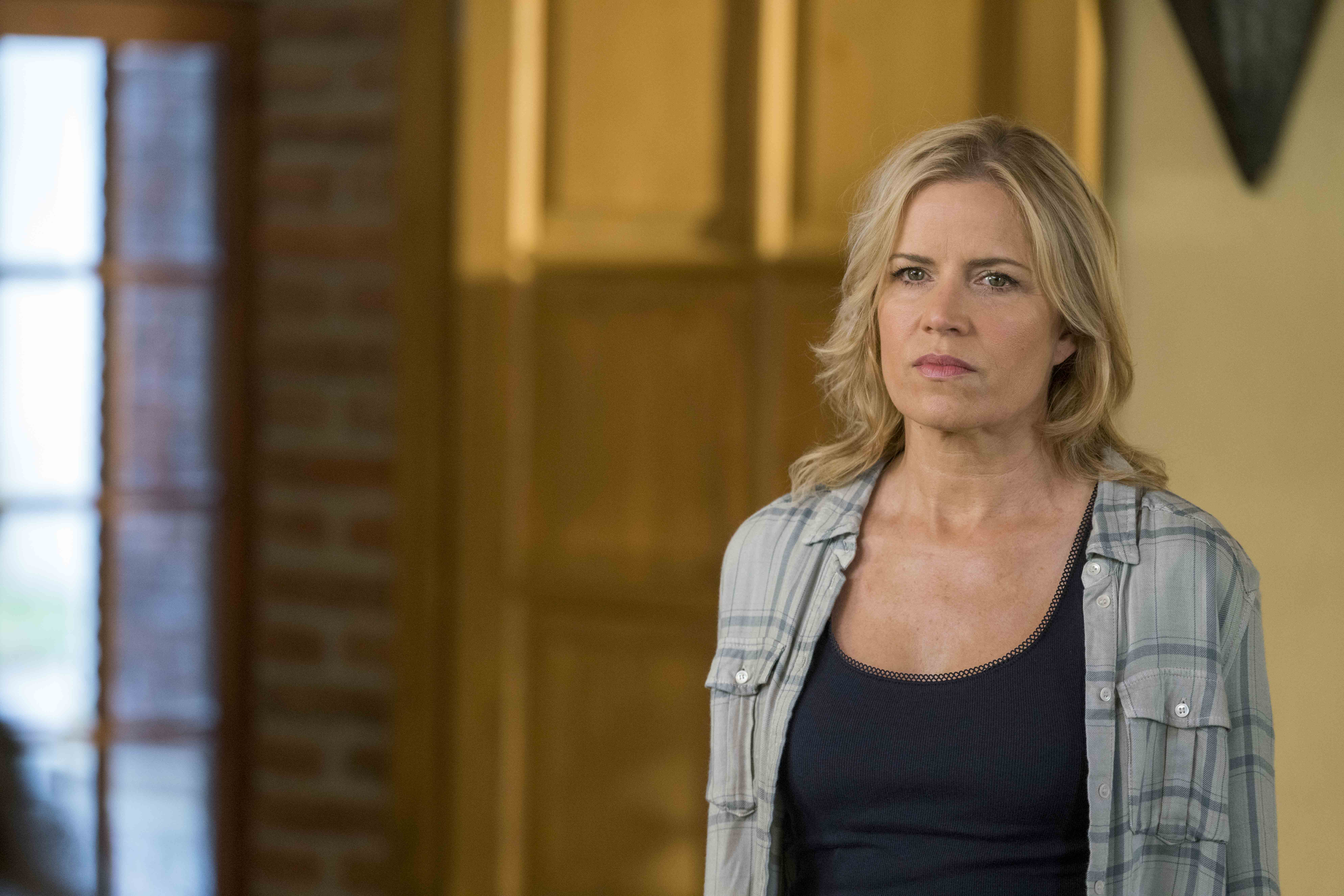 Download Madison Clark Kim Dickens TV Show Fear The Walking Dead 8k Ultra HD Wallpaper