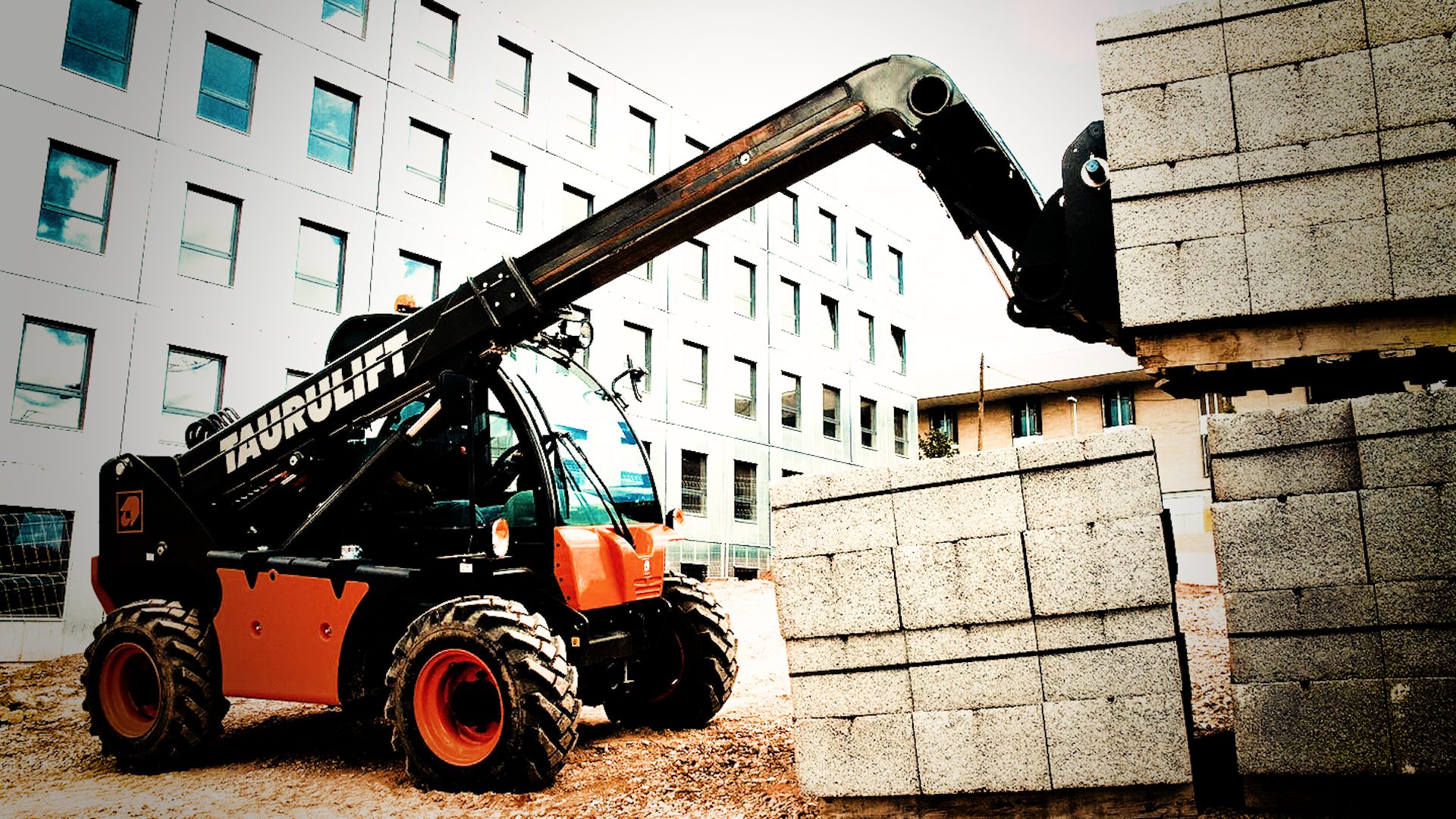 Telehandler Operators, Their Role and How to Become One