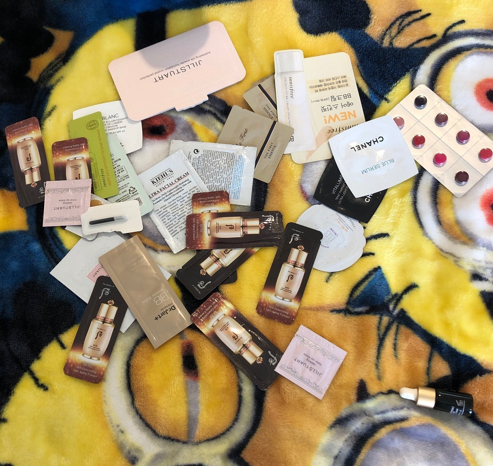 Bundle of makeup and skin care sample Makeup sets