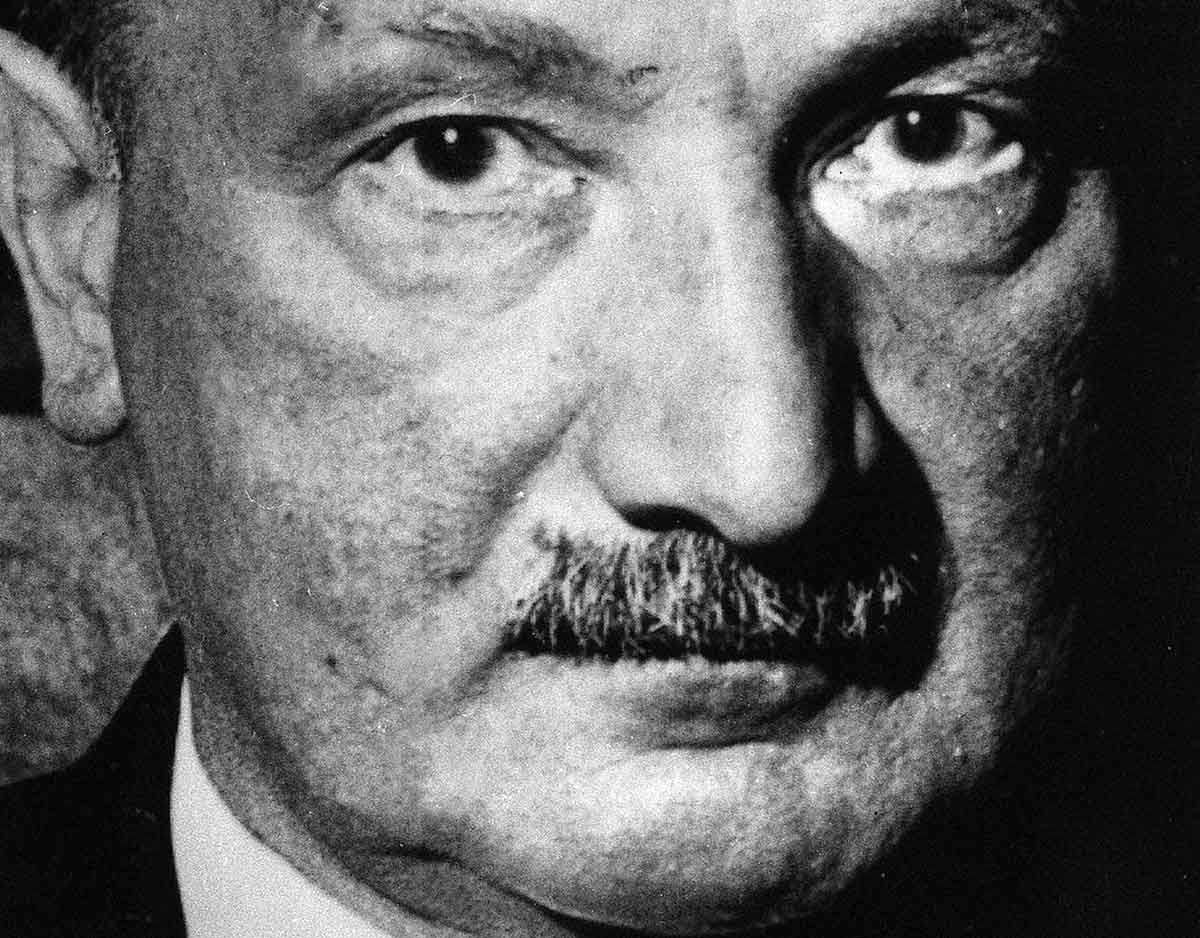 Heidegger's Being and Time: Understanding Dasein and Temporality
