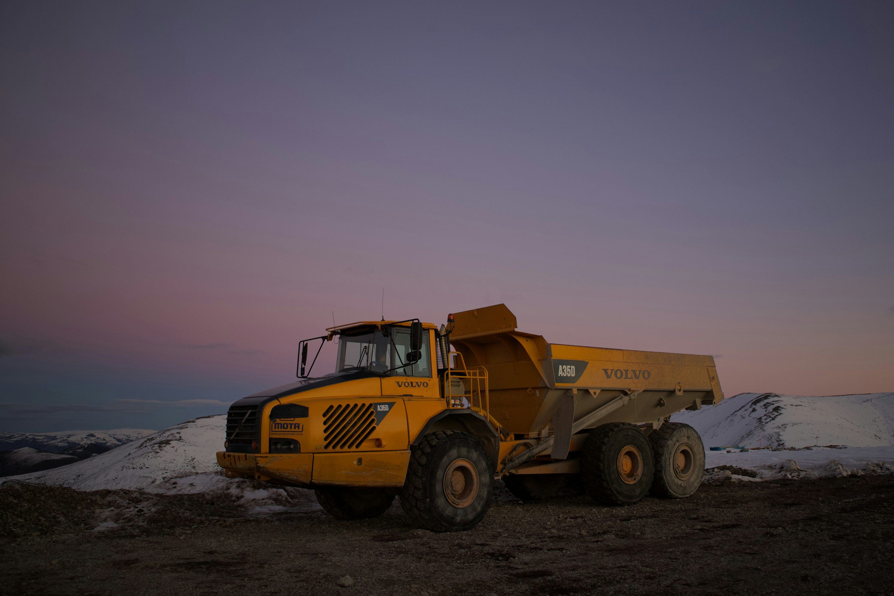 Construction Vehicle Picture. Download Free Image