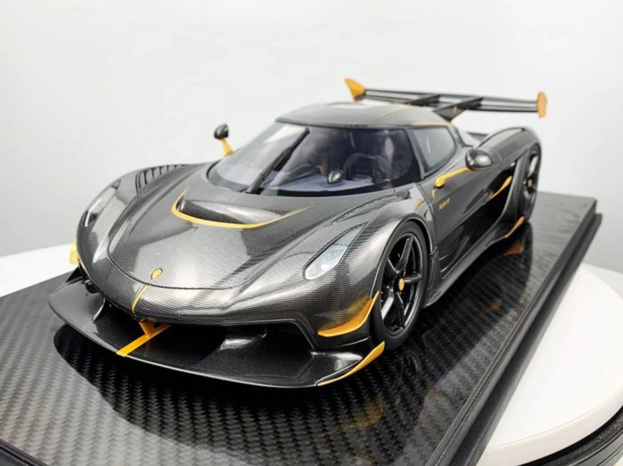 12 Frontiart Koenigsegg Jesko Odin 7509 (Carbon Gold) Car Model Limited 50 Pieces