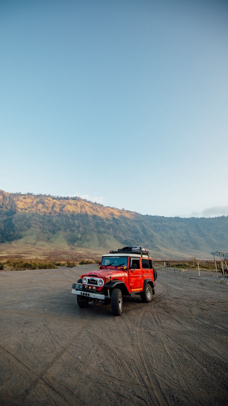 Download Wallpaper 938x1668 Toyota Land Cruiser Fj40, Toyota, Car, Suv, Red, Off Road Iphone 8 7 6s 6 For Parallax HD Background