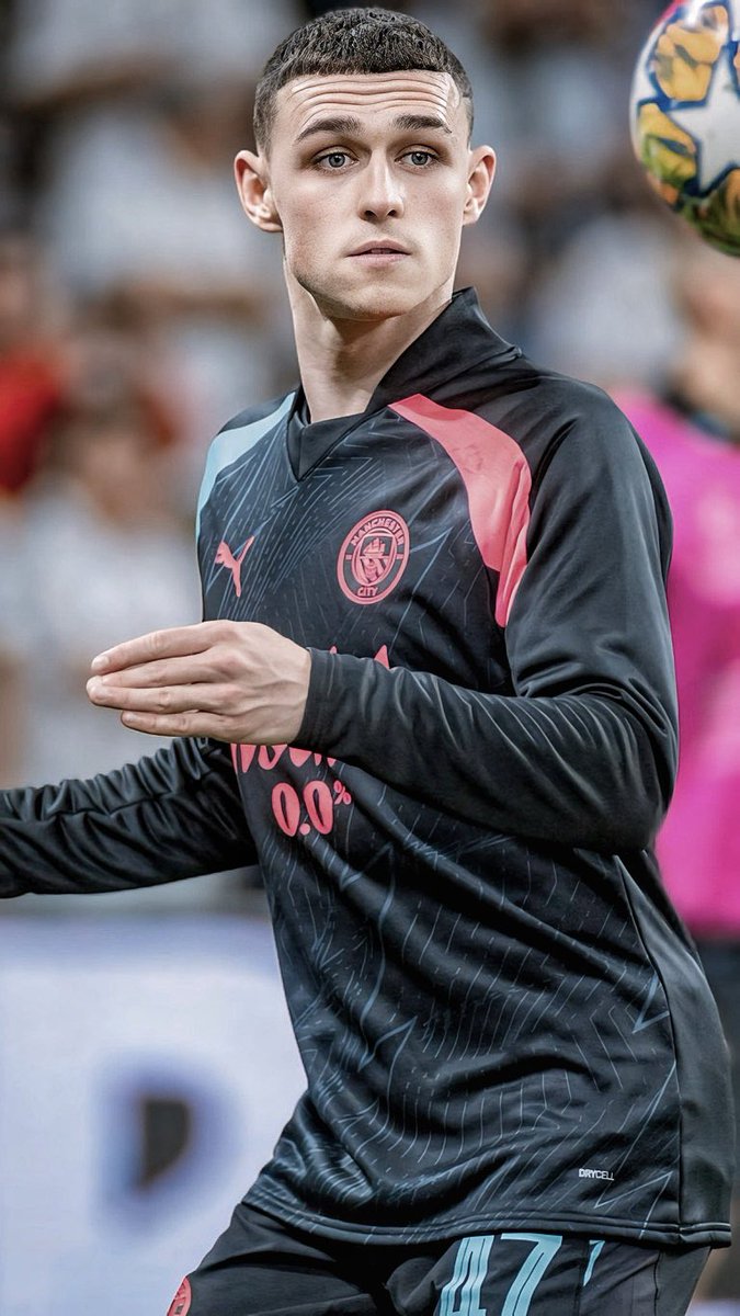 4K Football Picture And Wallpaper