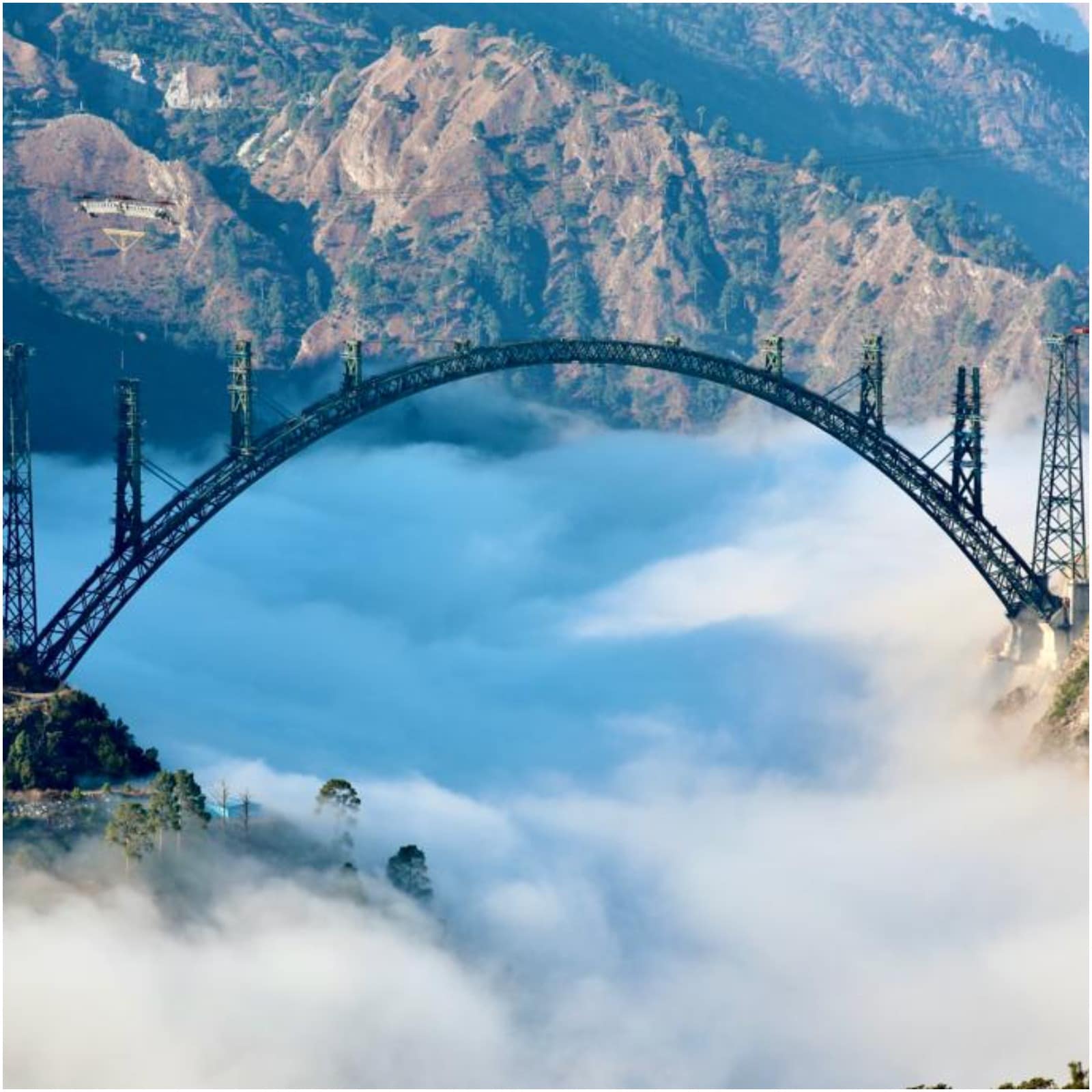 Union Minister Ashwini Vaishnaw Shares Picture of World's Highest Railway Bridge in Jammu and Kashmir