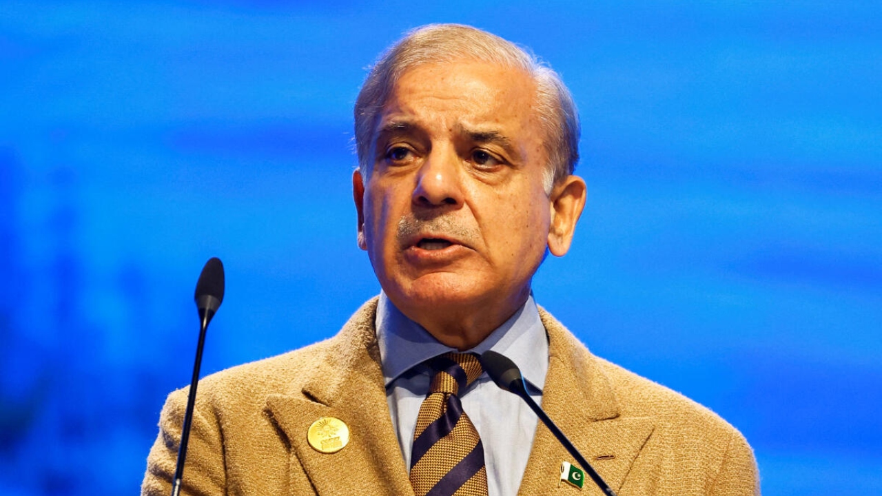 Pakistan's Shehbaz Sharif Urges India Talks at Azerbaijan Summit Amid Rising Tensions