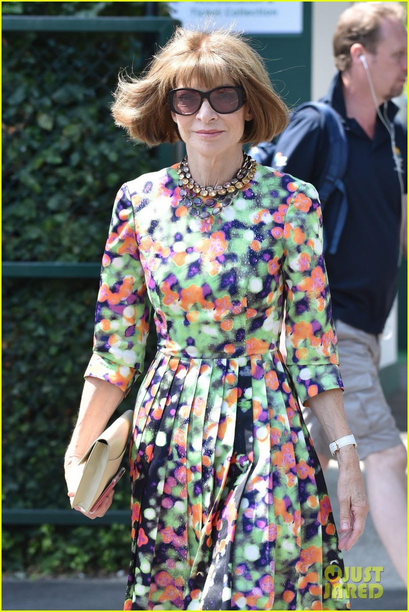 Anna Wintour Strikes a Fashionable Pose at Wimbledon 2018!: Photo 4113950. Anna Wintour Photo. Just Jared: Entertainment News