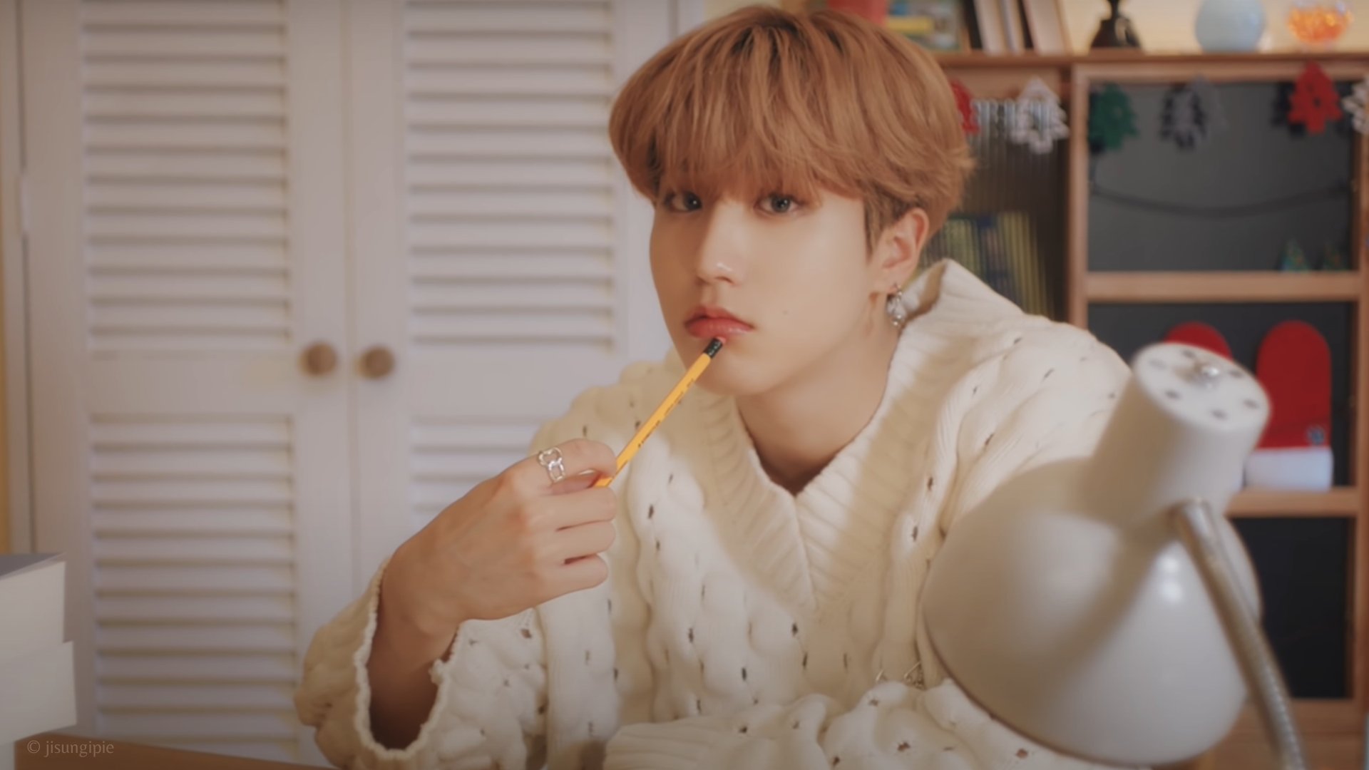 pie ⚡️ check pinned - [STRAY KIDS 24 to 25 MV] Desktop Wallpaper Han Jisung #StrayKids #Wallpaper #스트레이키즈 Leave a like and rt this tweet if you save one of these