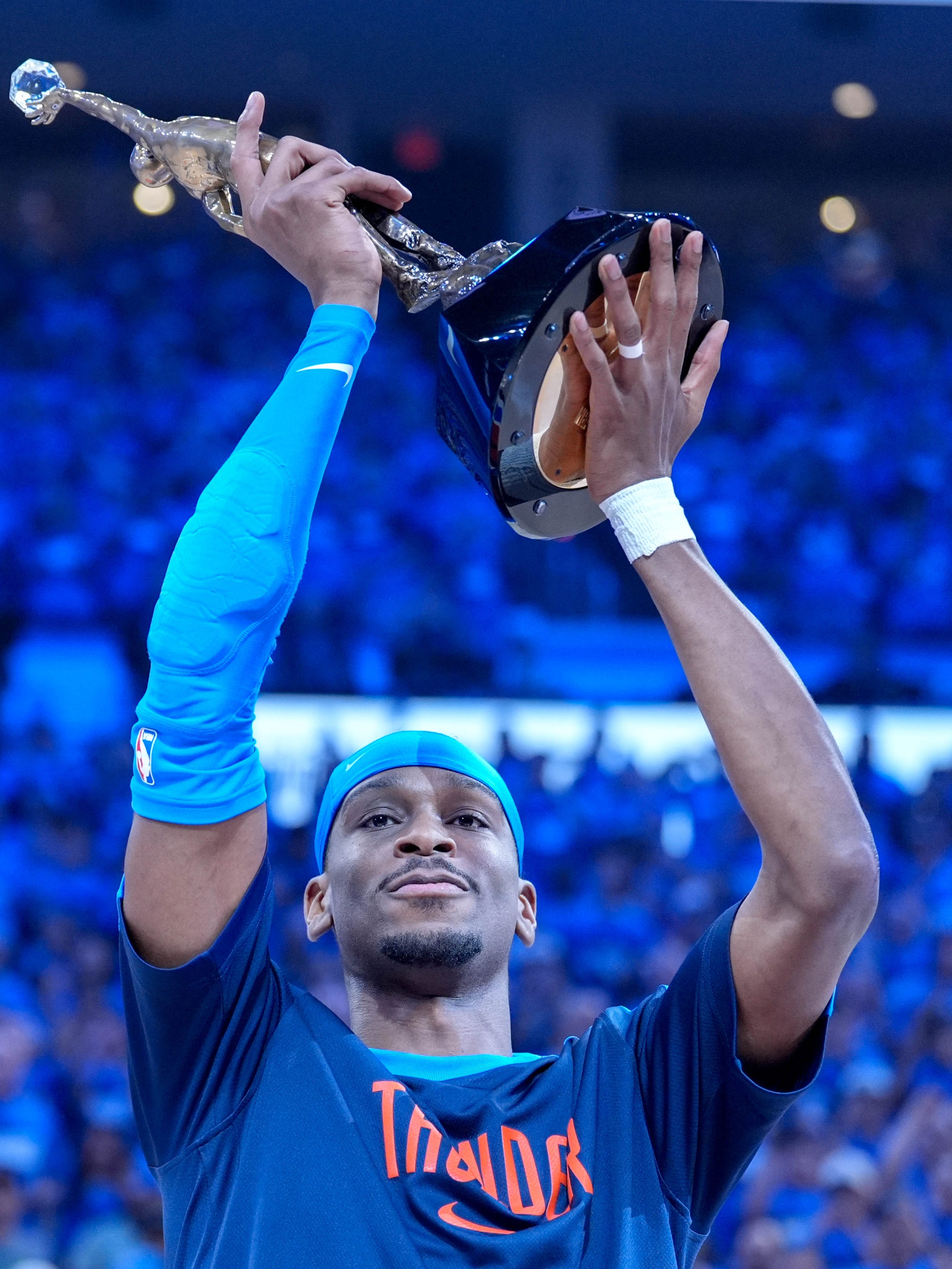 Shai Gilgeous Alexander Shows Why He's NBA MVP In Thunder Game 2 Win