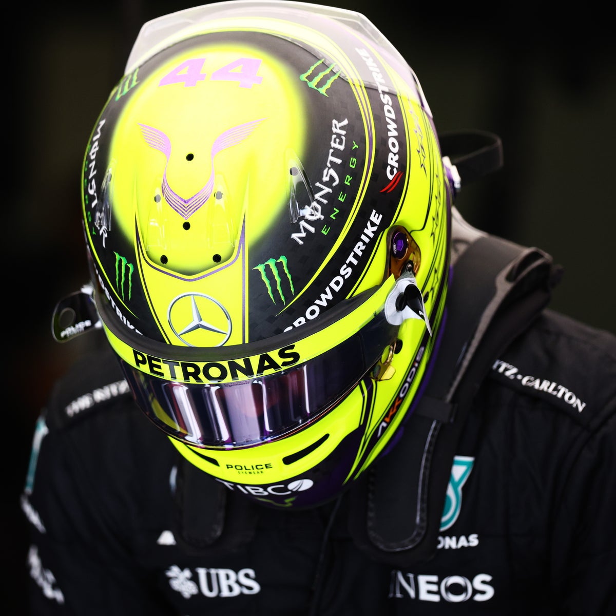 Lewis Hamilton explains new yellow helmet for 2022 F1 season