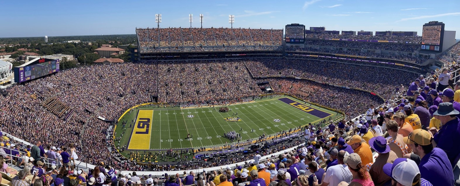 Tiger Stadium, figures, picture and more of the LSU Tigers college football stadium
