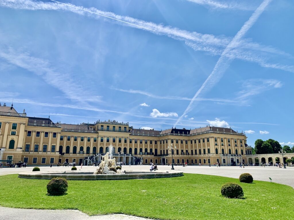 Schönbrunner gelb and Coffeehouses: Habsburg Cities and the Good of Cosmopolitan Christian Imperialism