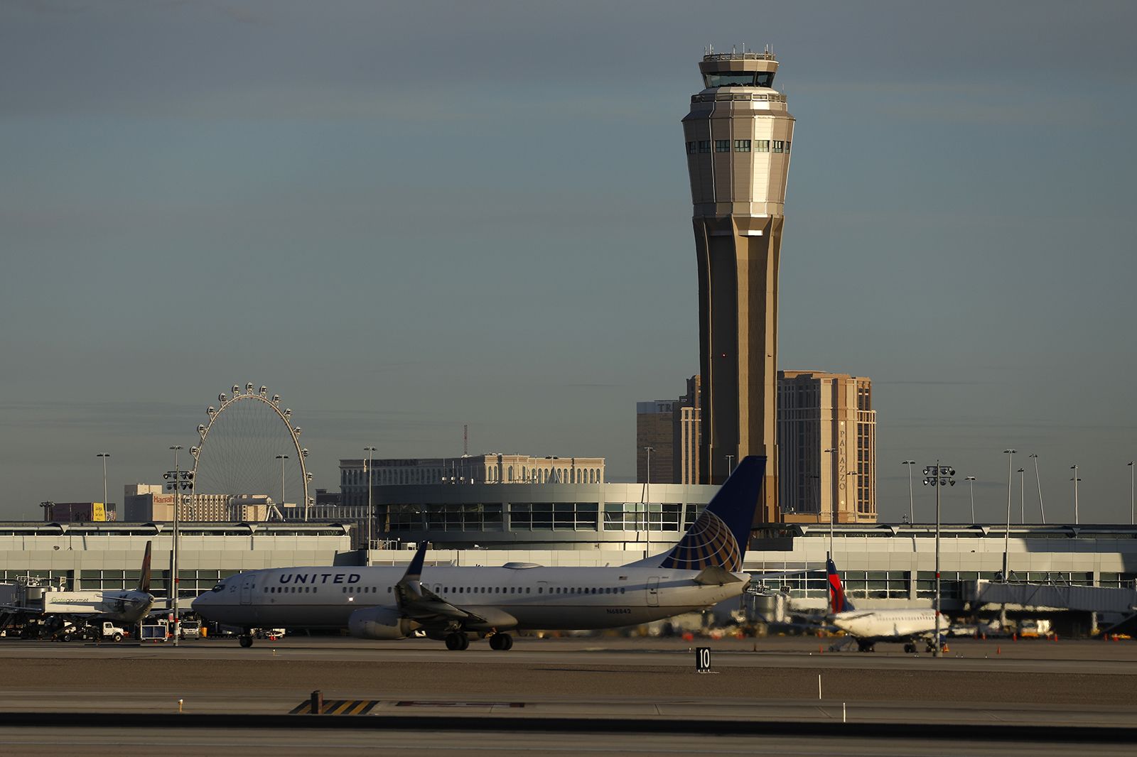 Las Vegas airport renamed in honor of Harry Reid
