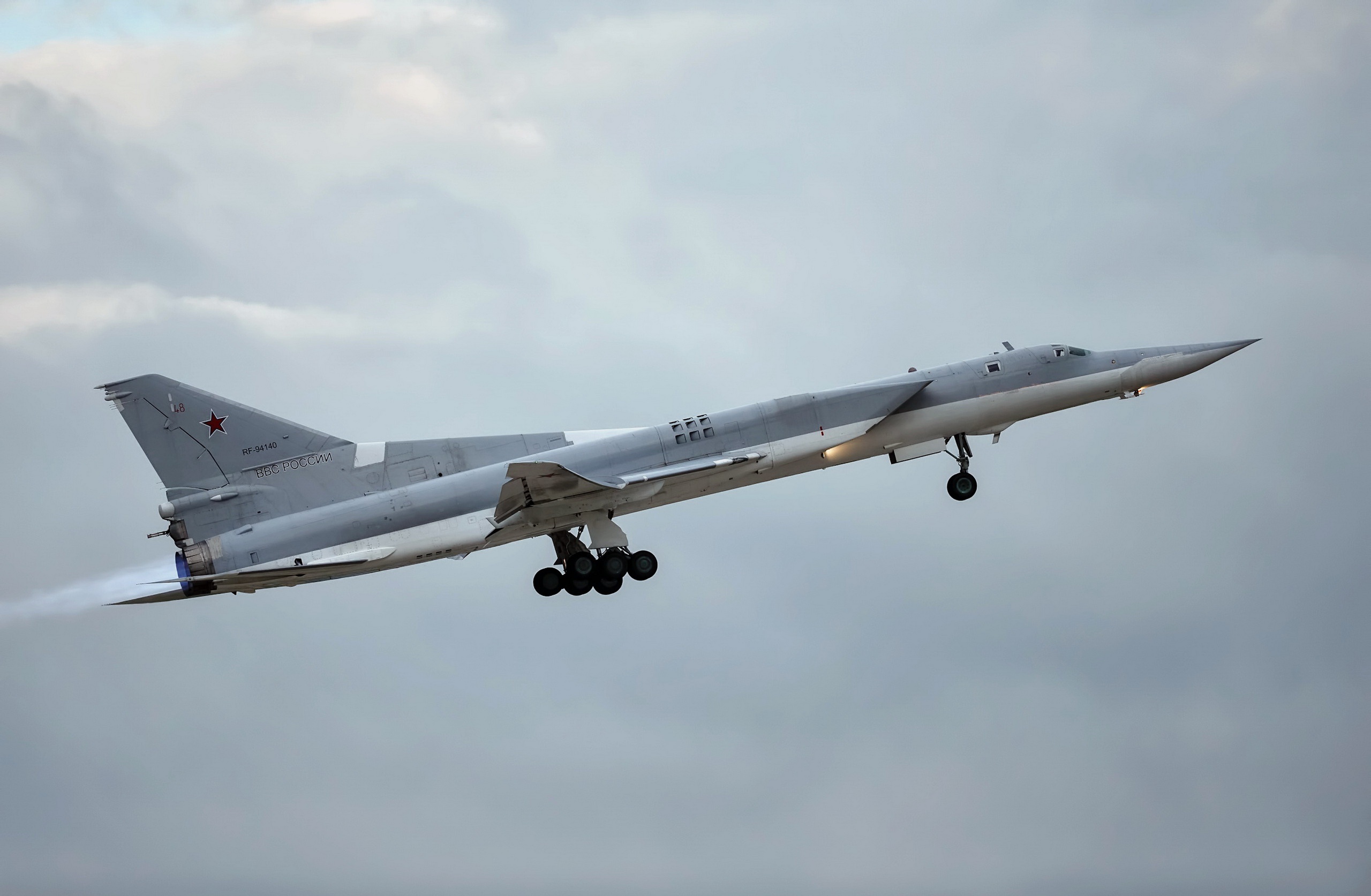 Download Airplane Air Force Warplane Aircraft Bomber Military Tupolev Tu 22 HD Wallpaper