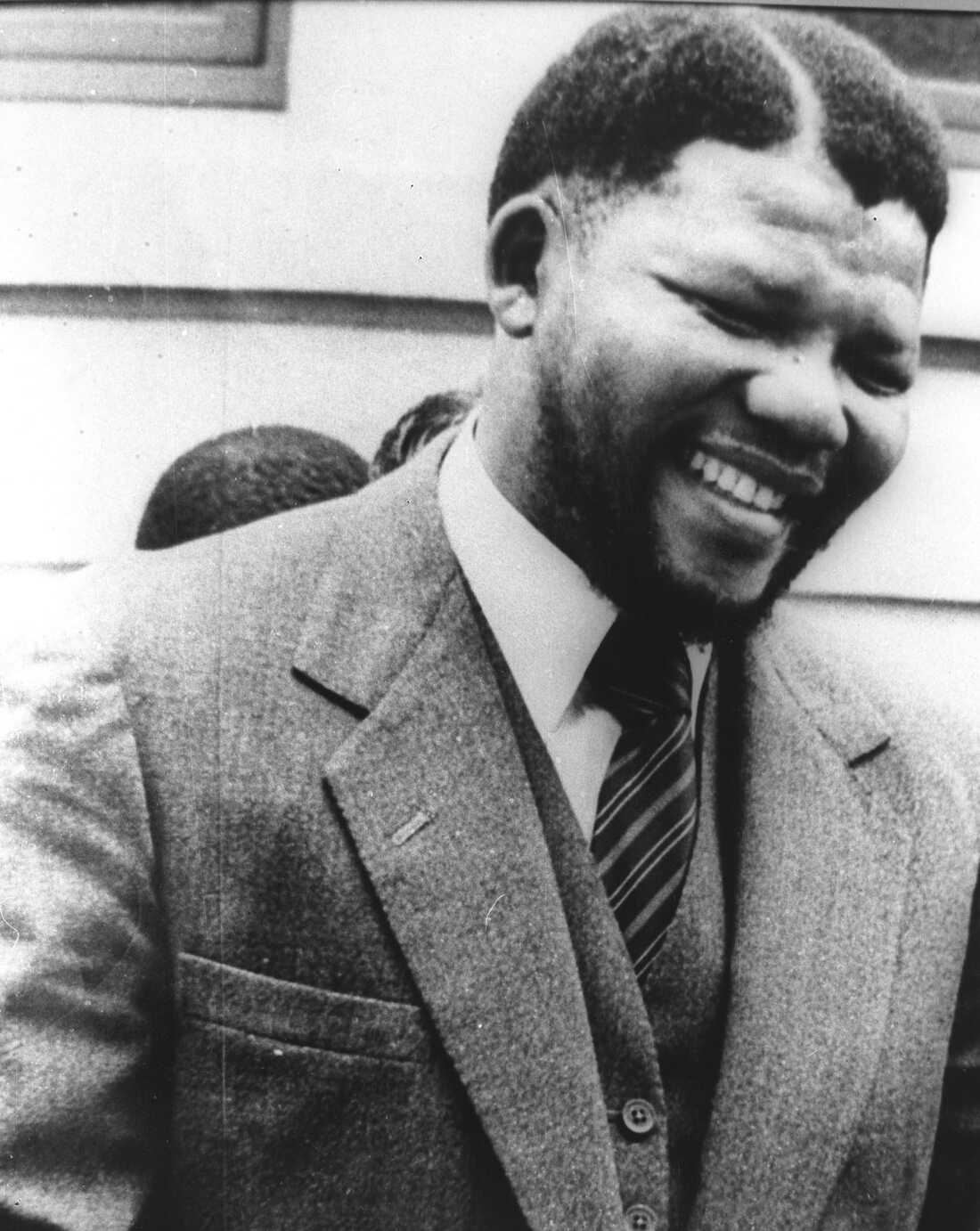 The Day Nelson Mandela Walked Out Of Prison, Parallels