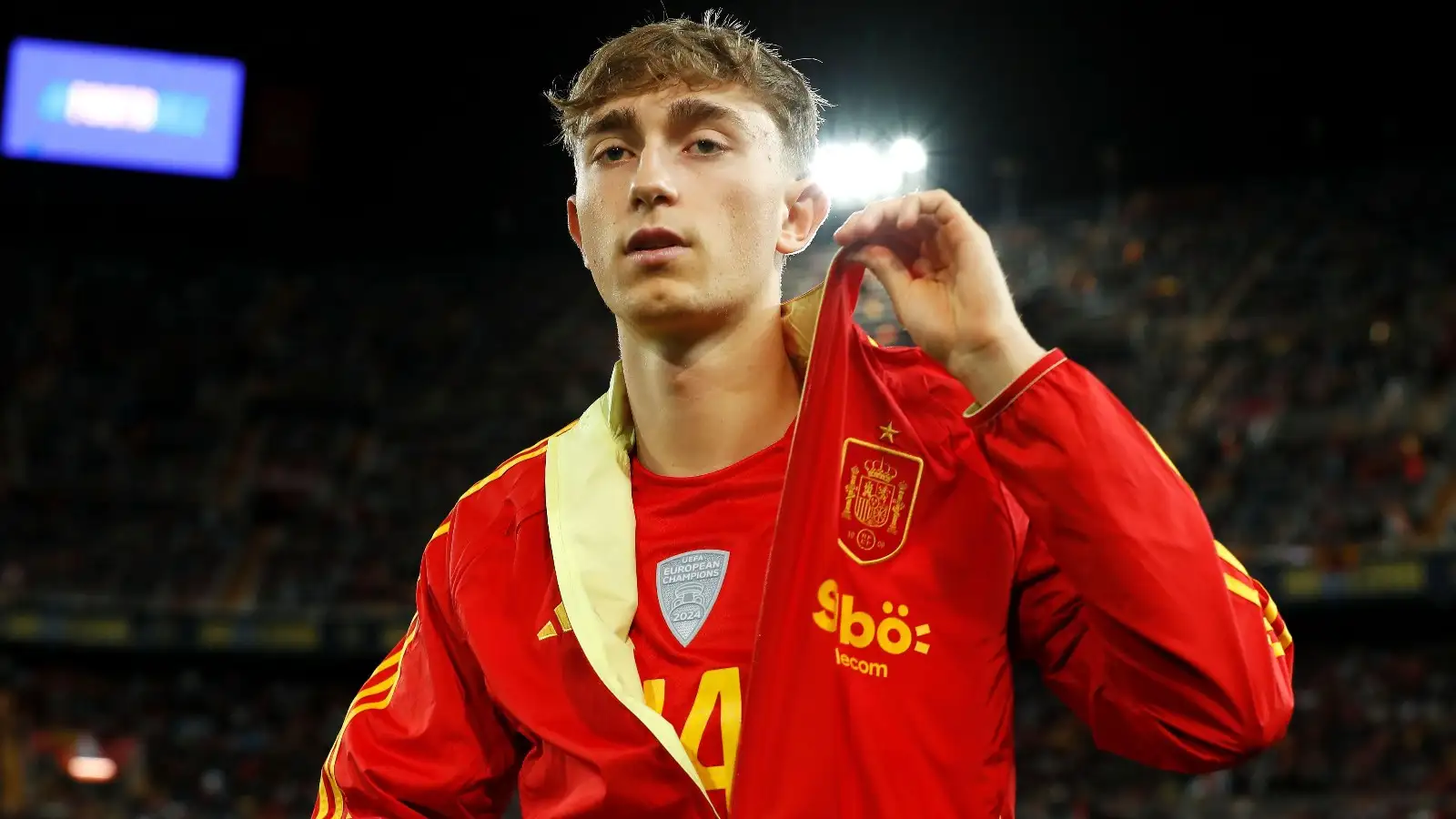 Dean Huijsen 'seriously considering' one offer after Arsenal, Liverpool and Chelsea interest