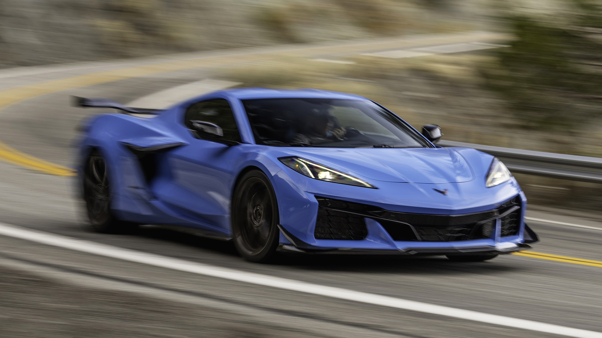 2025 Chevrolet Corvette Photo: Interior, Exterior, and Videos