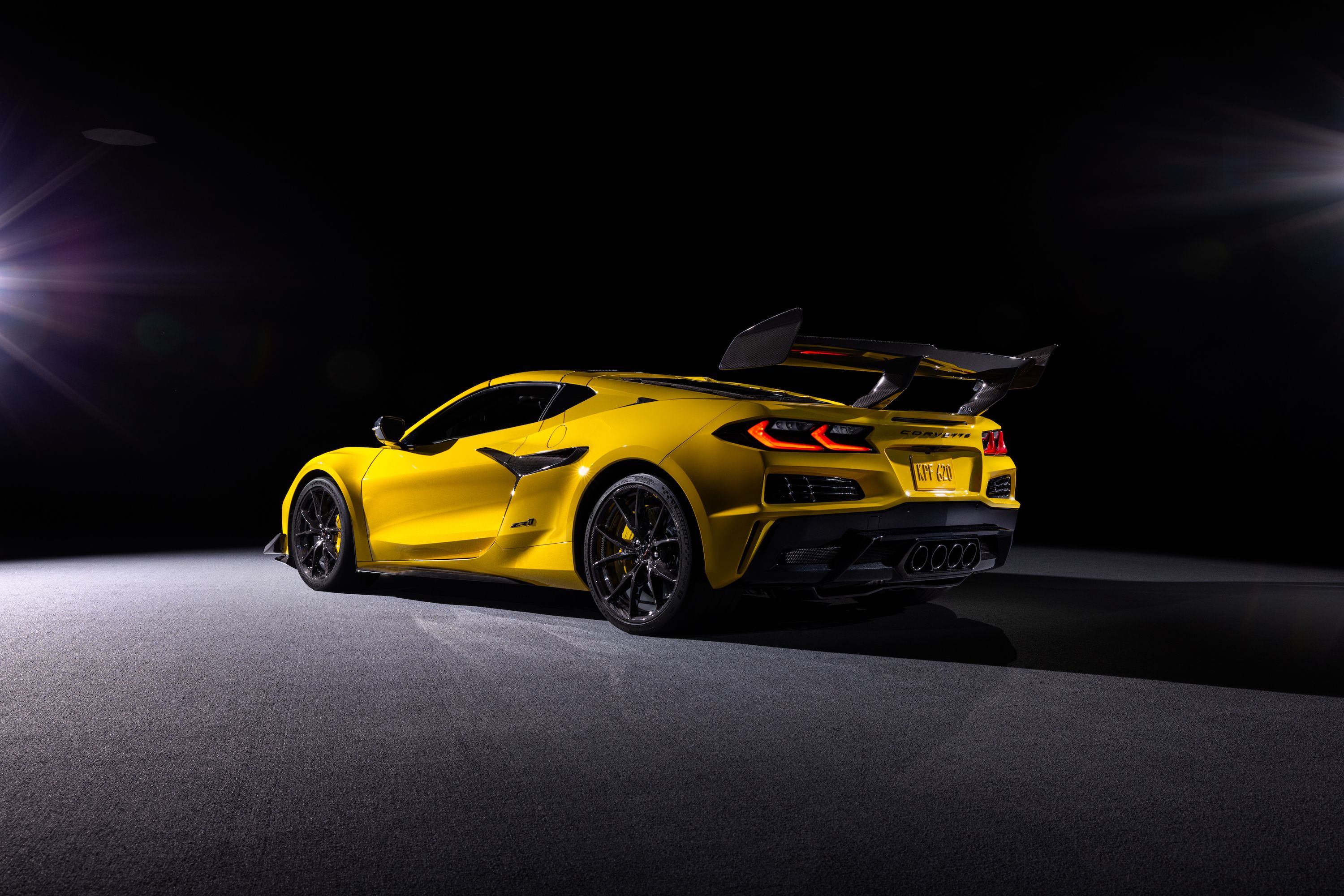 2025 Chevrolet Corvette ZR1:1,064 HP Twin Turbo V 8, 215 MPH