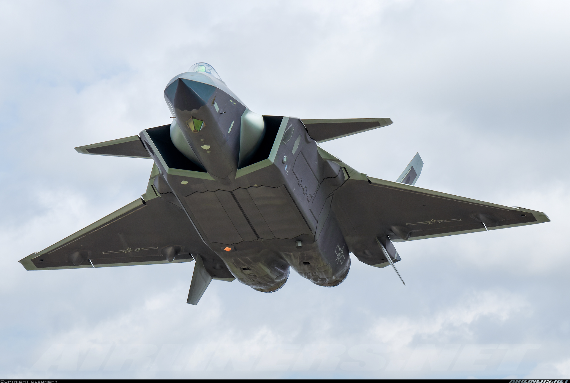 Chengdu J 20 Force. Aviation Photo