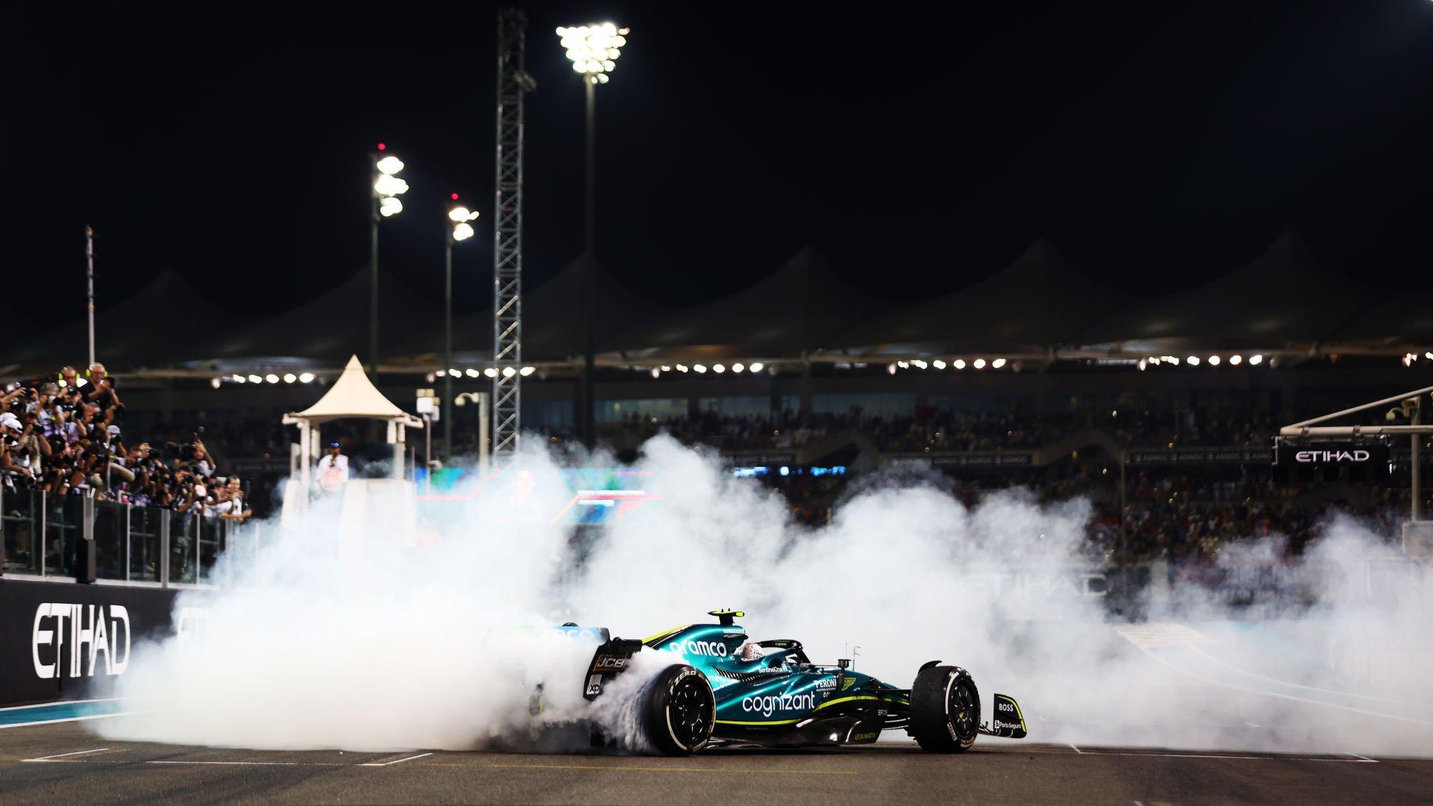 Sebastian Vettel performing donuts in Abu Dhabi [via Dan Istitene]