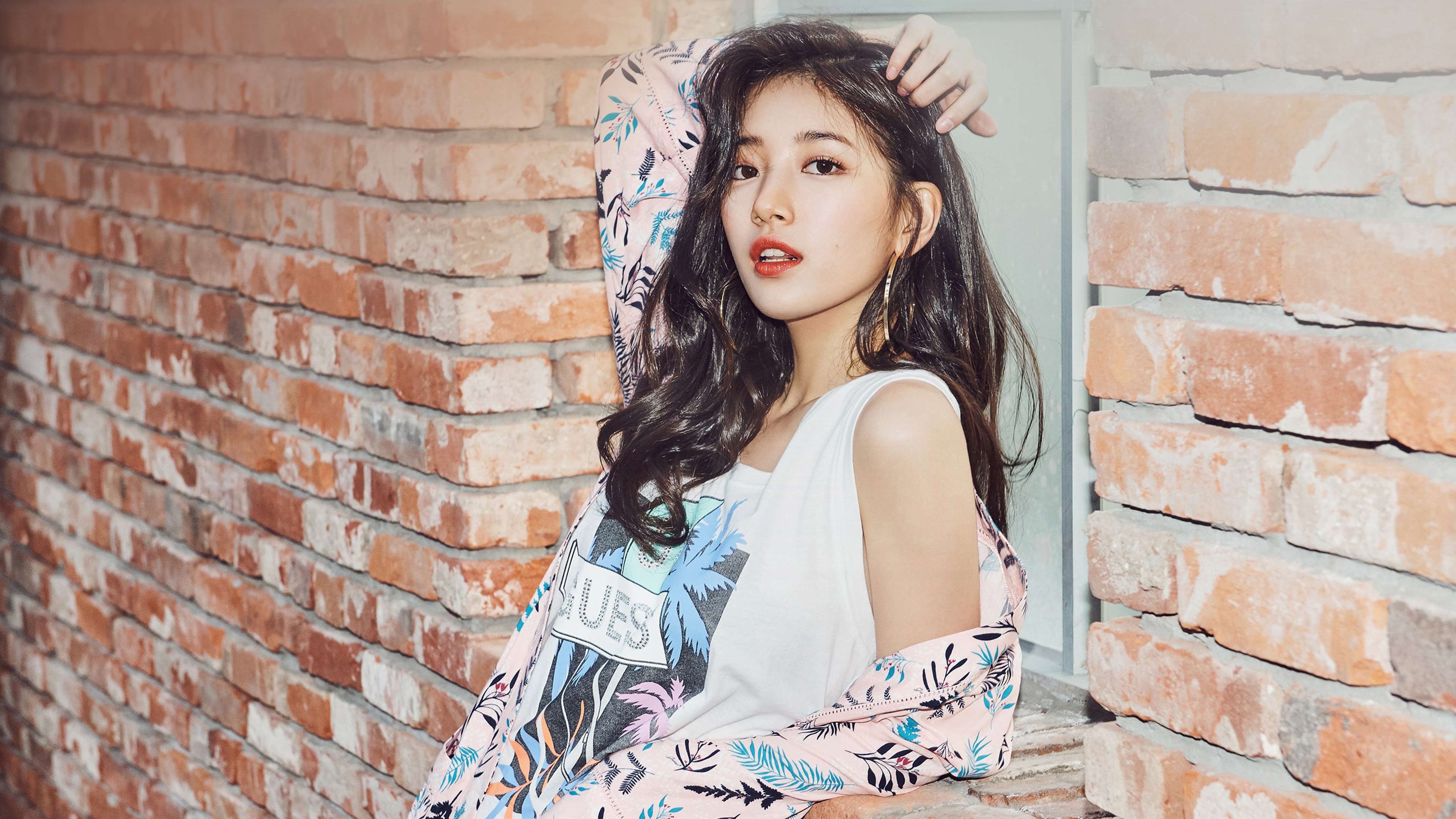 Download Brunette Music Bae Suzy 4k Ultra HD Wallpaper