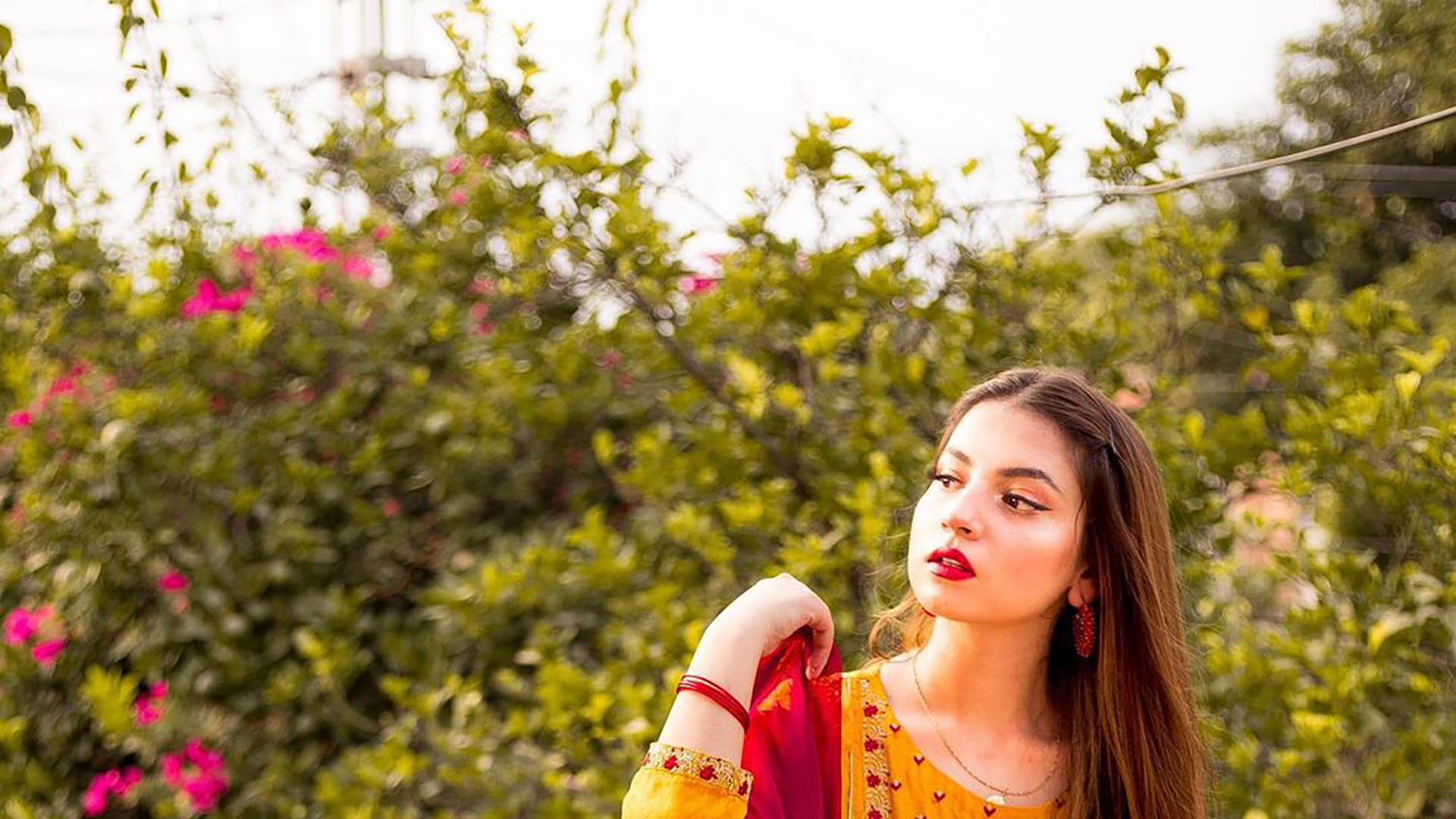 Dananeer Mobeen Wallpaper 85992