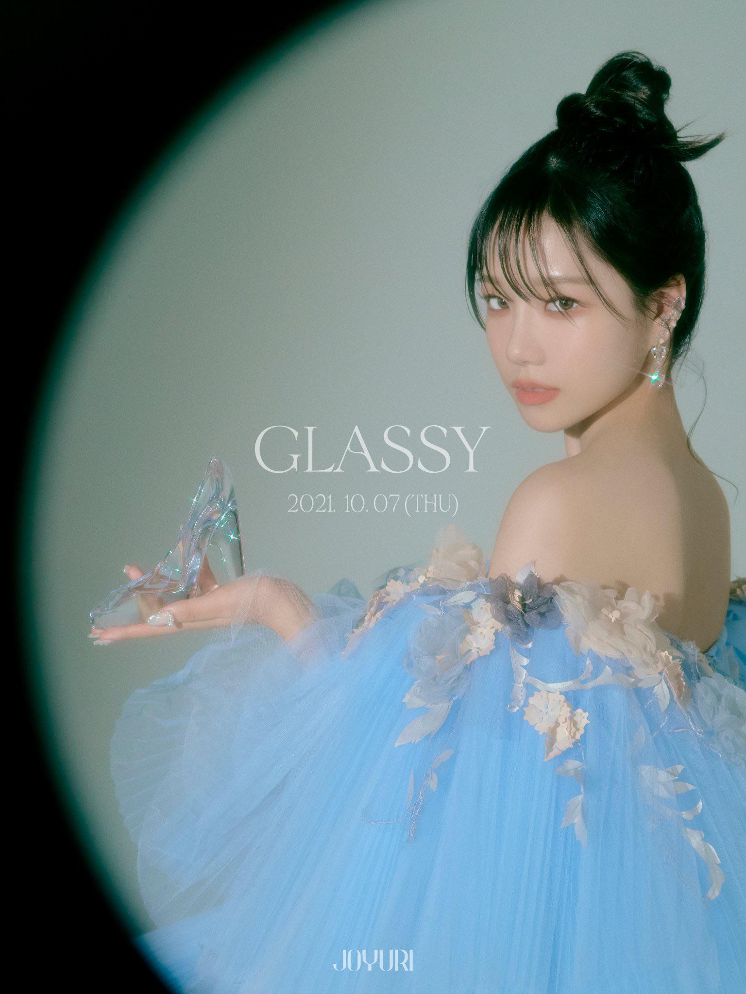 210930 Jo YuRi 1st Mini Album 'Glassy' Visual Photo -5