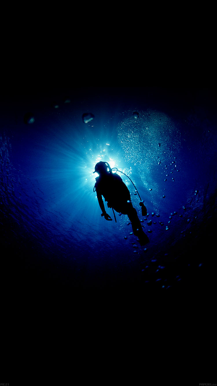 iPhone wallpaper. deep blue ocean dive
