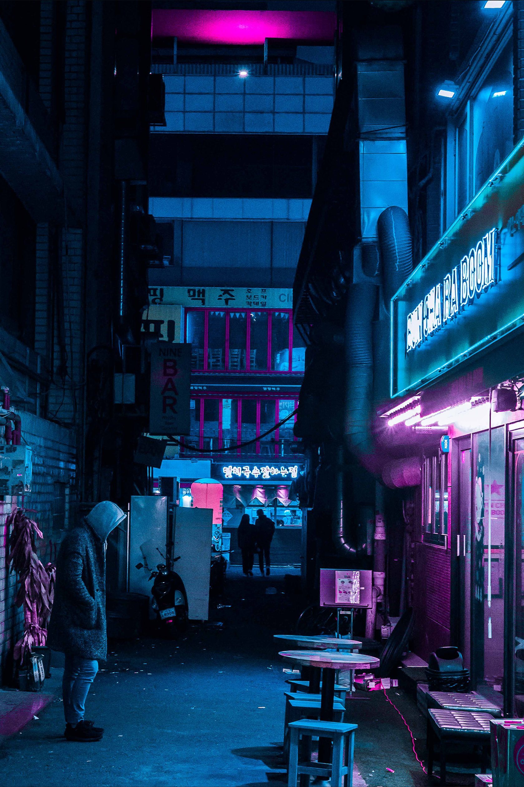 Night Photography: Exploring the Neon Dreamscape