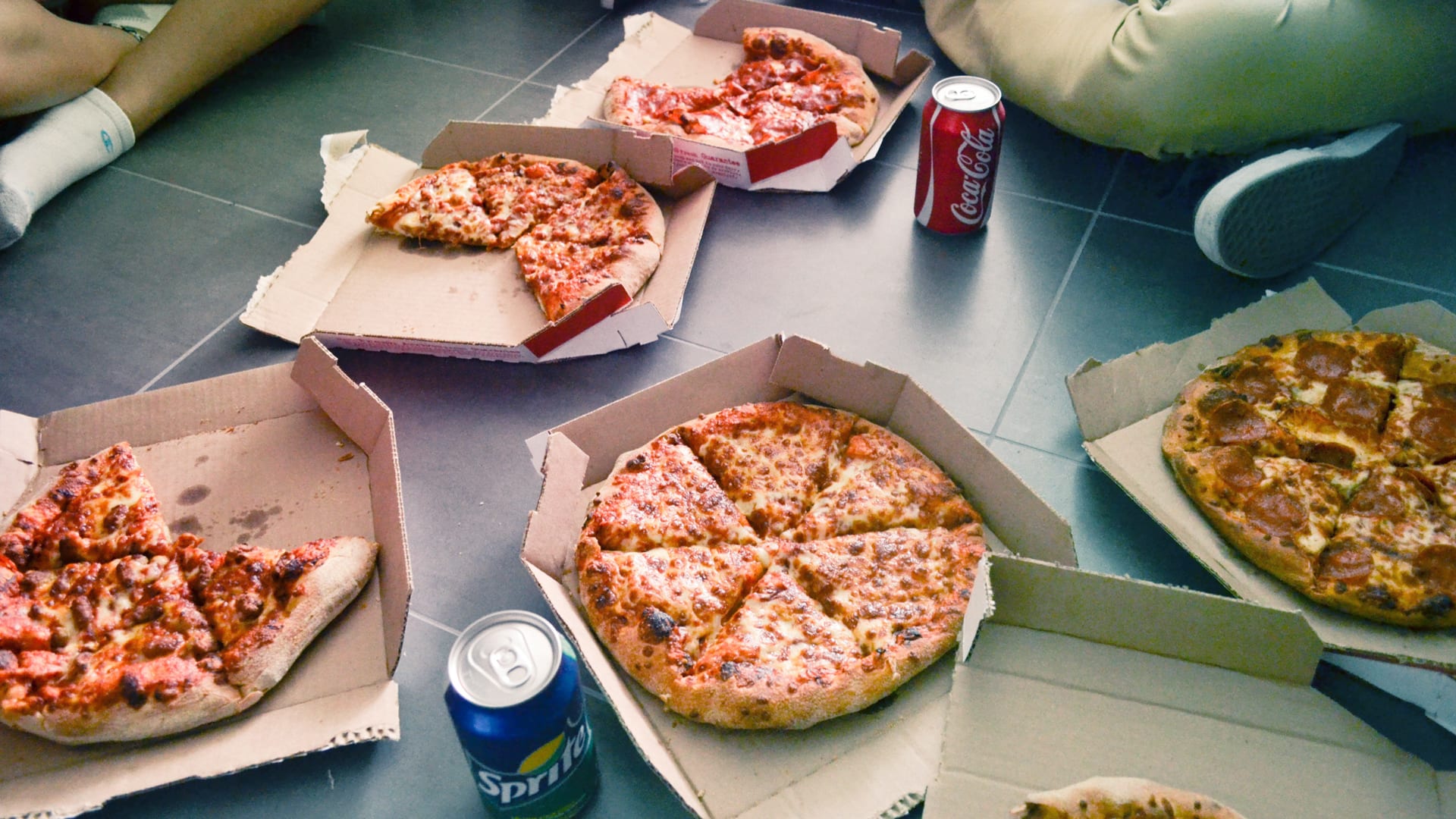 Domino's halts free pizza gimmick after too many Russians get tattoos