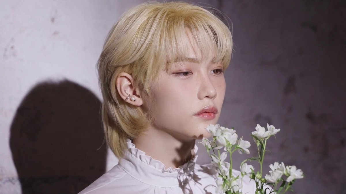 image tagged with straykids, leefelix, felix