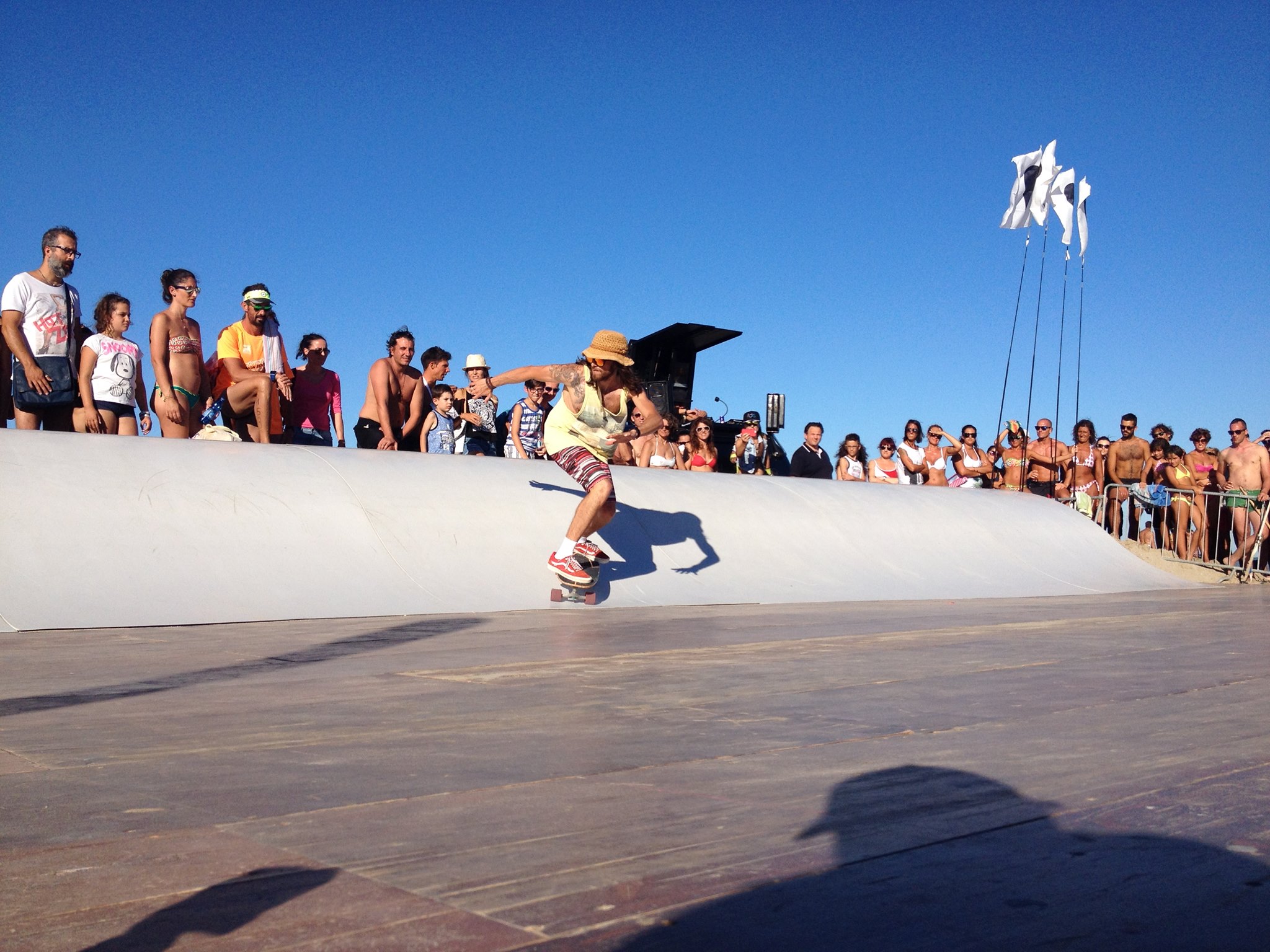 Improve your surf with Whitezu Surfskate Waves