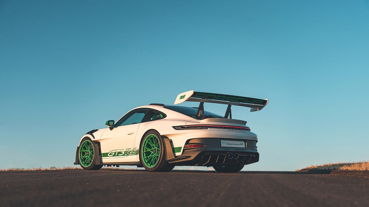 2023 Porsche 911 GT3 RS Is the Most Extreme 911 Ever. Here's Why