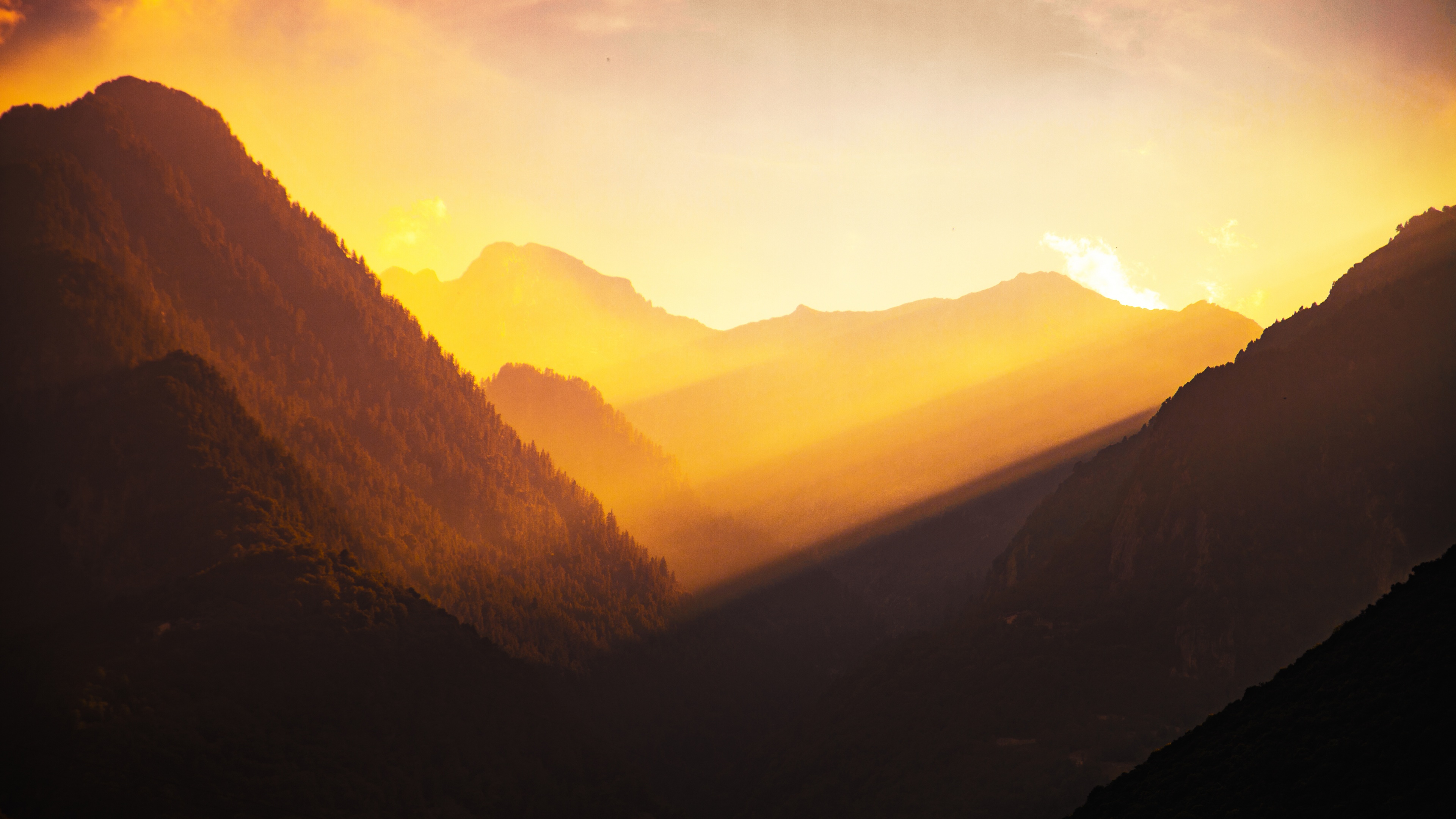Valley Wallpaper 4K, Golden hour, Sunlight, Mountains