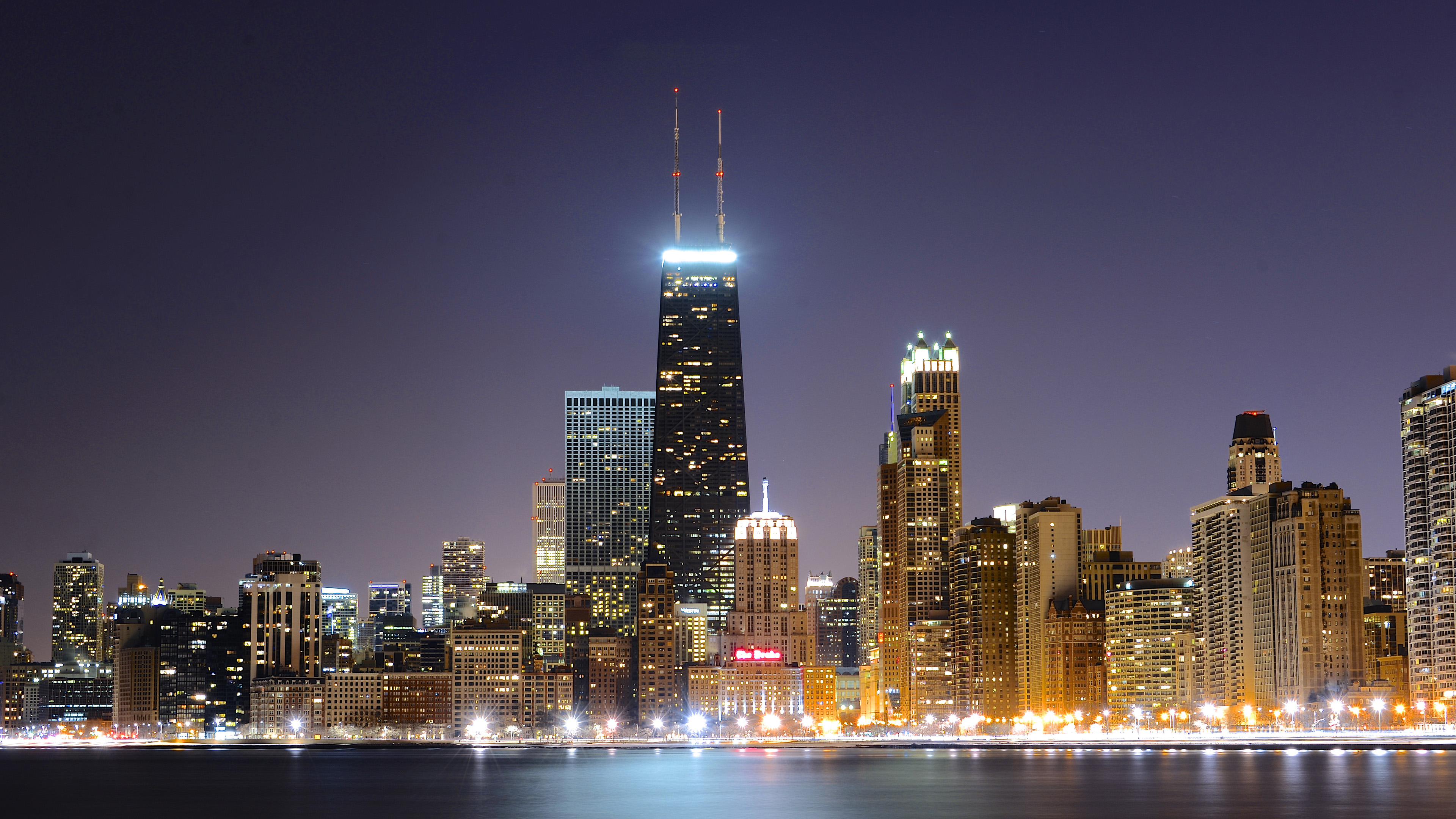 Chicago Skyline: Stunning 4K Ultra HD Wallpaper
