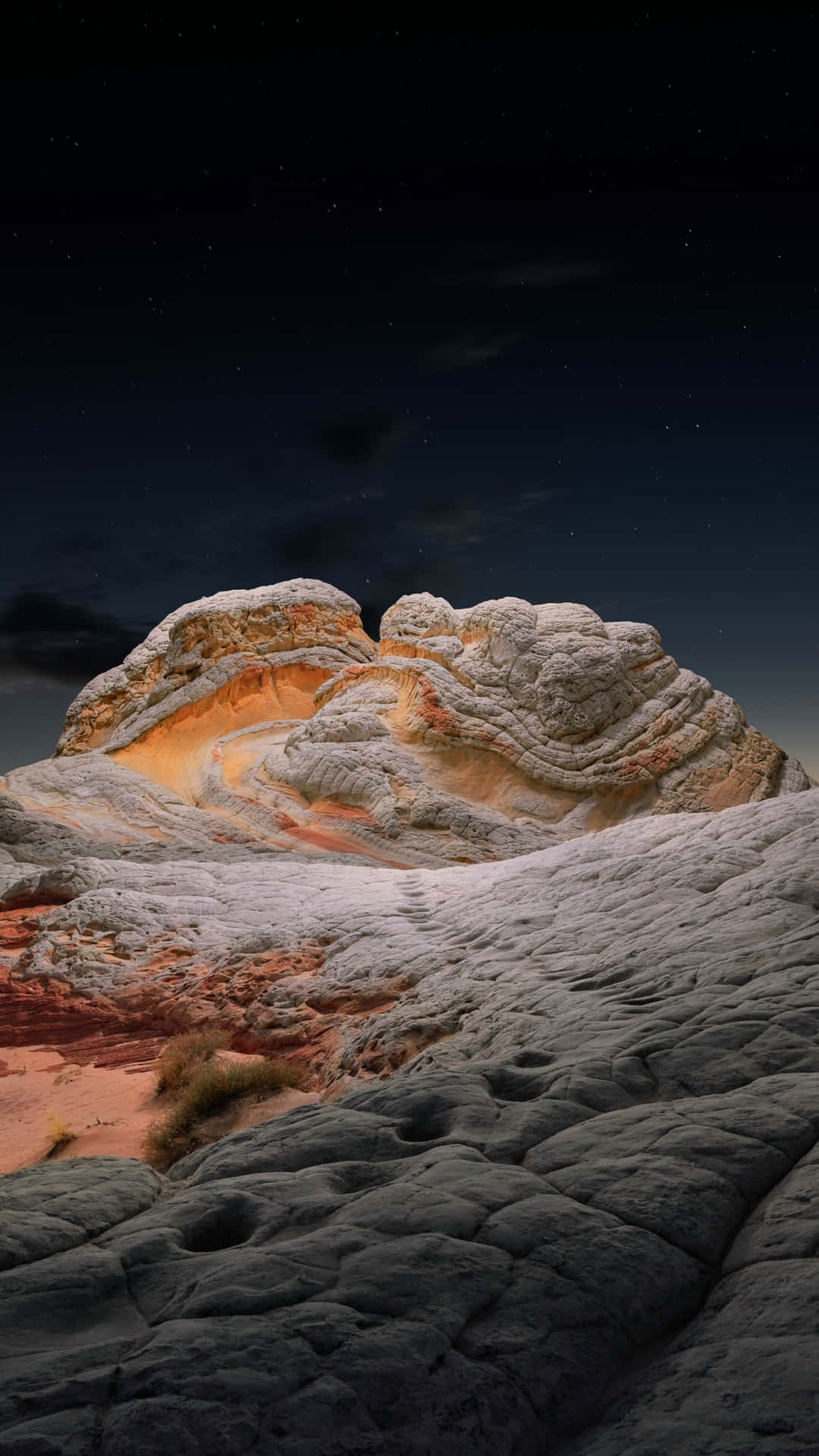 Download Get Out And Explore The Beauty Of The Desert With This iPhone Wallpaper