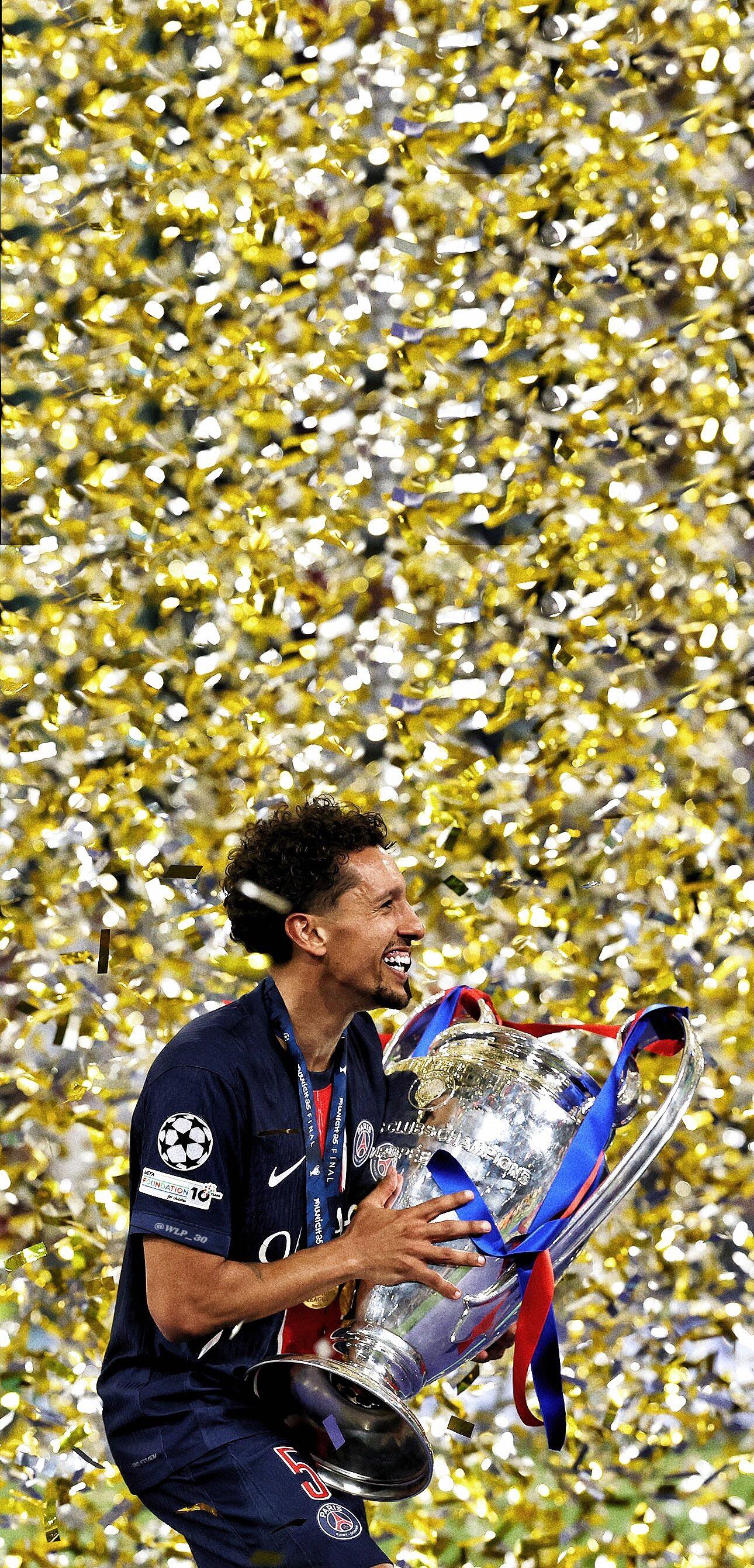 PSG UEFA Champions League Victory Phone Wallpaper Featuring Marcos Aoás Corrêa