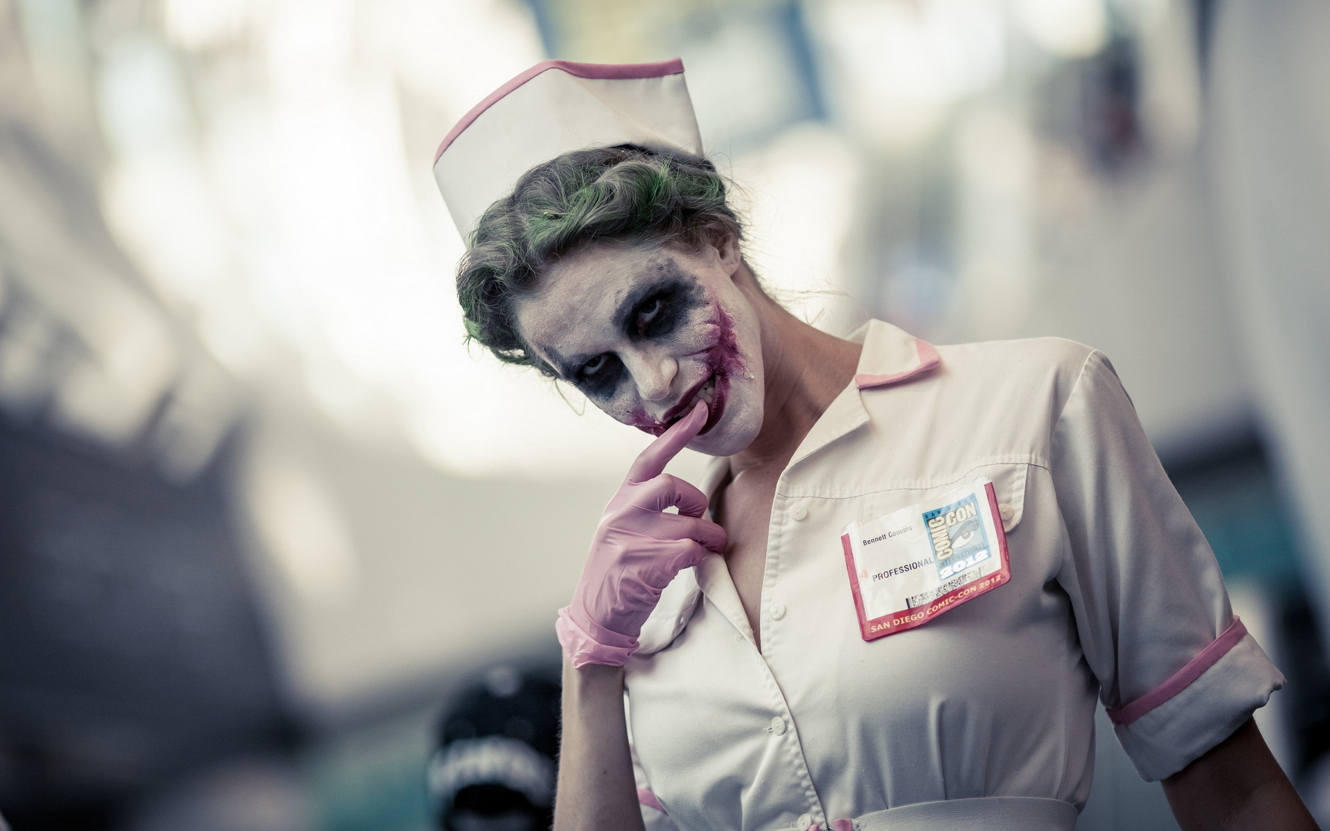 Nurse Joker Desktop wallpaper 1400x1050