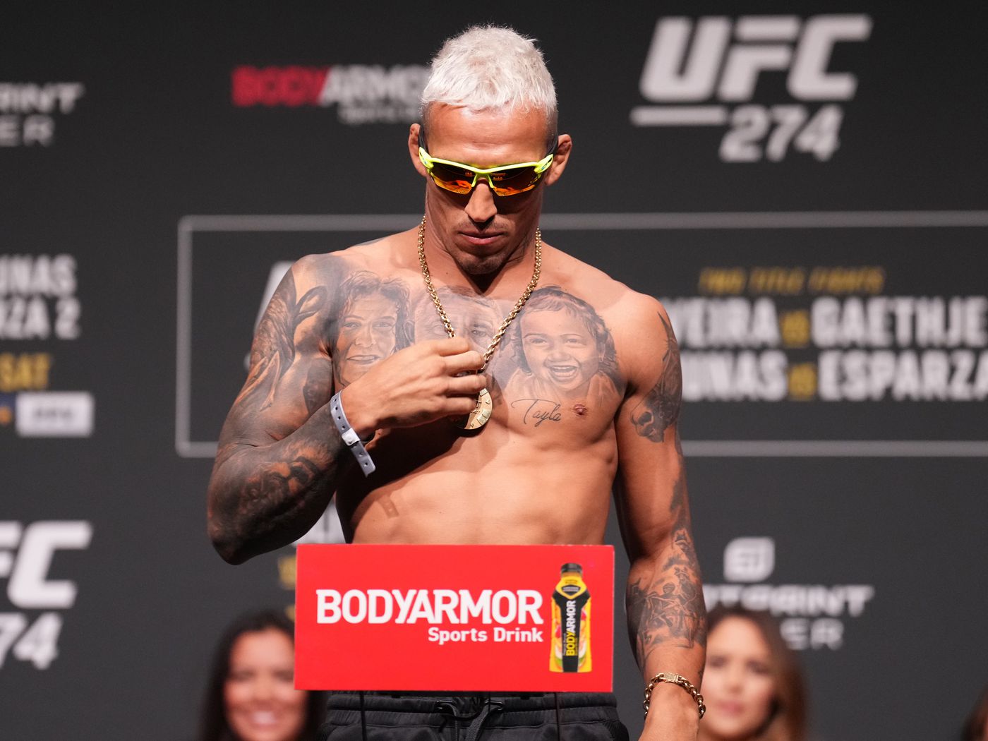 Charles Oliveira blasts Arizona Athletic Commission over UFC 274 weight miss: 'They robbed me'