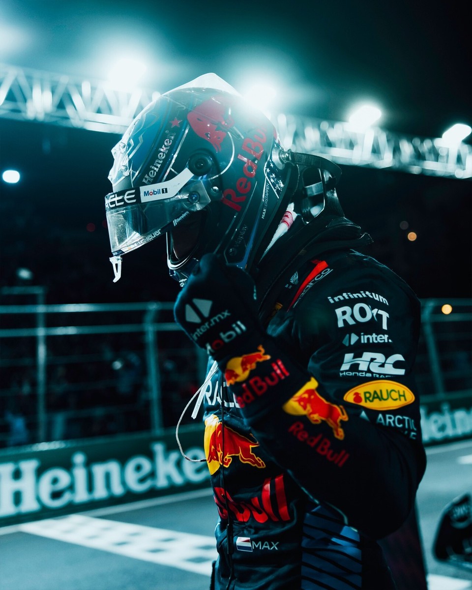 Max Verstappen 2024 Las Vegas Grand Prix Portrait 8x10 Formula 1 Racing Photo