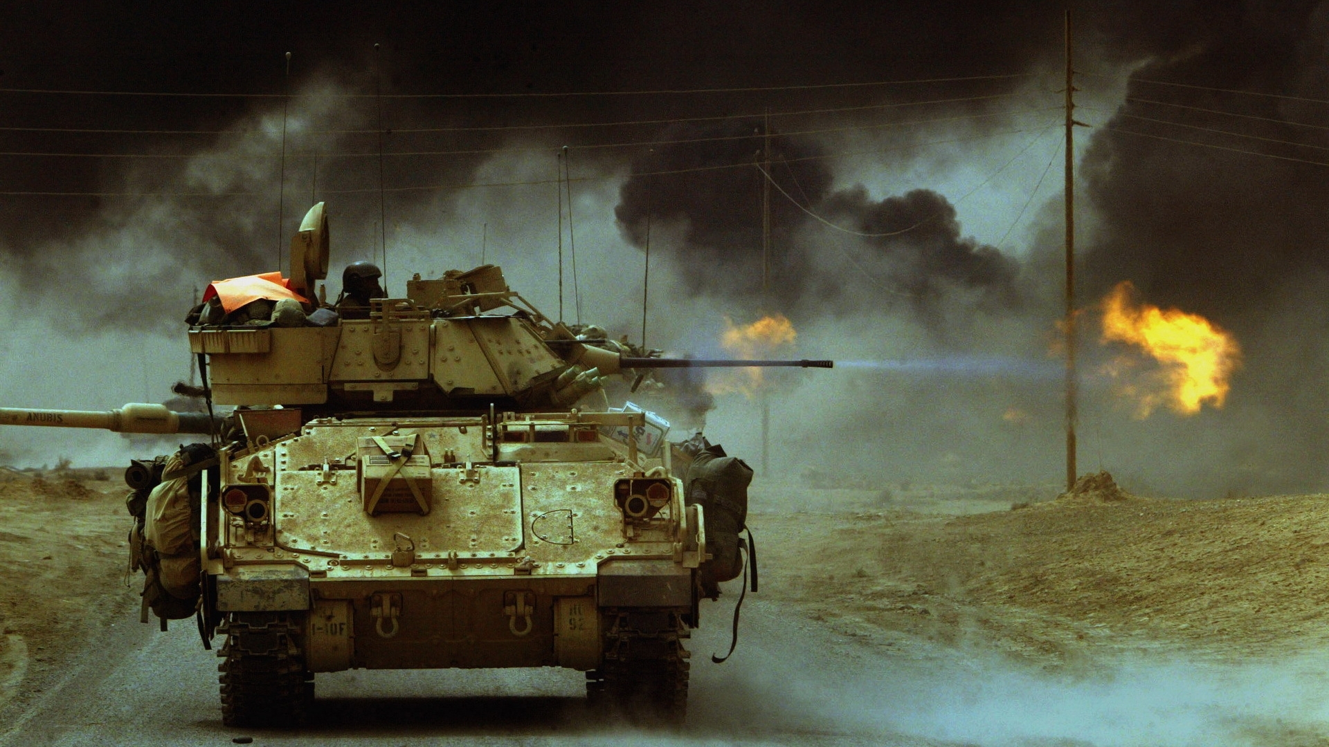 Download Military Tank HD Wallpaper