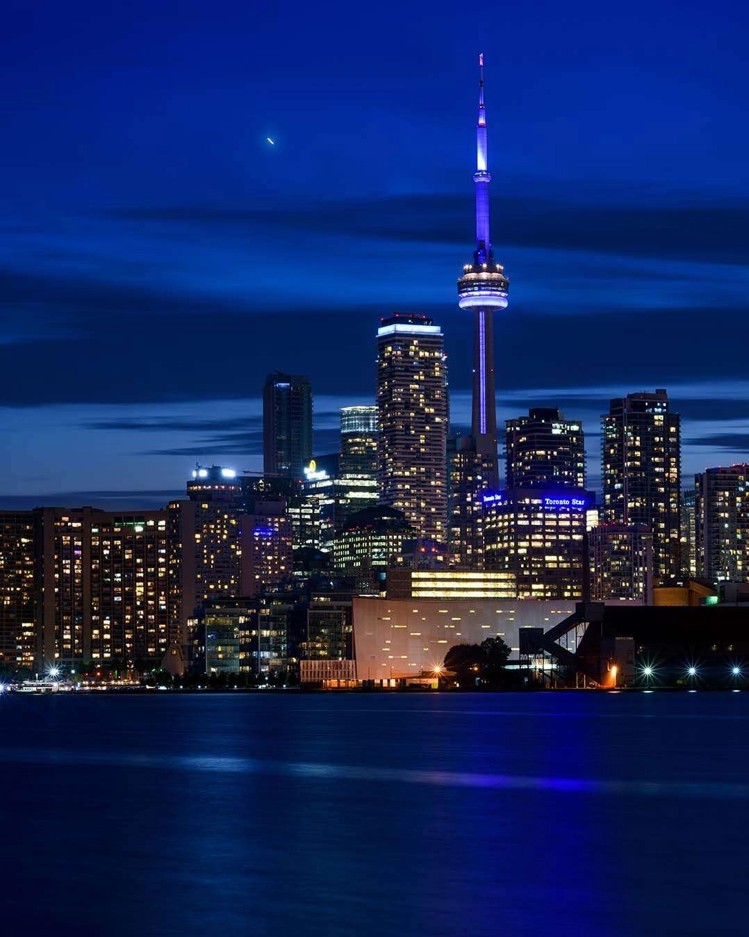 Great Toronto Skyline Picture To Use On A Website