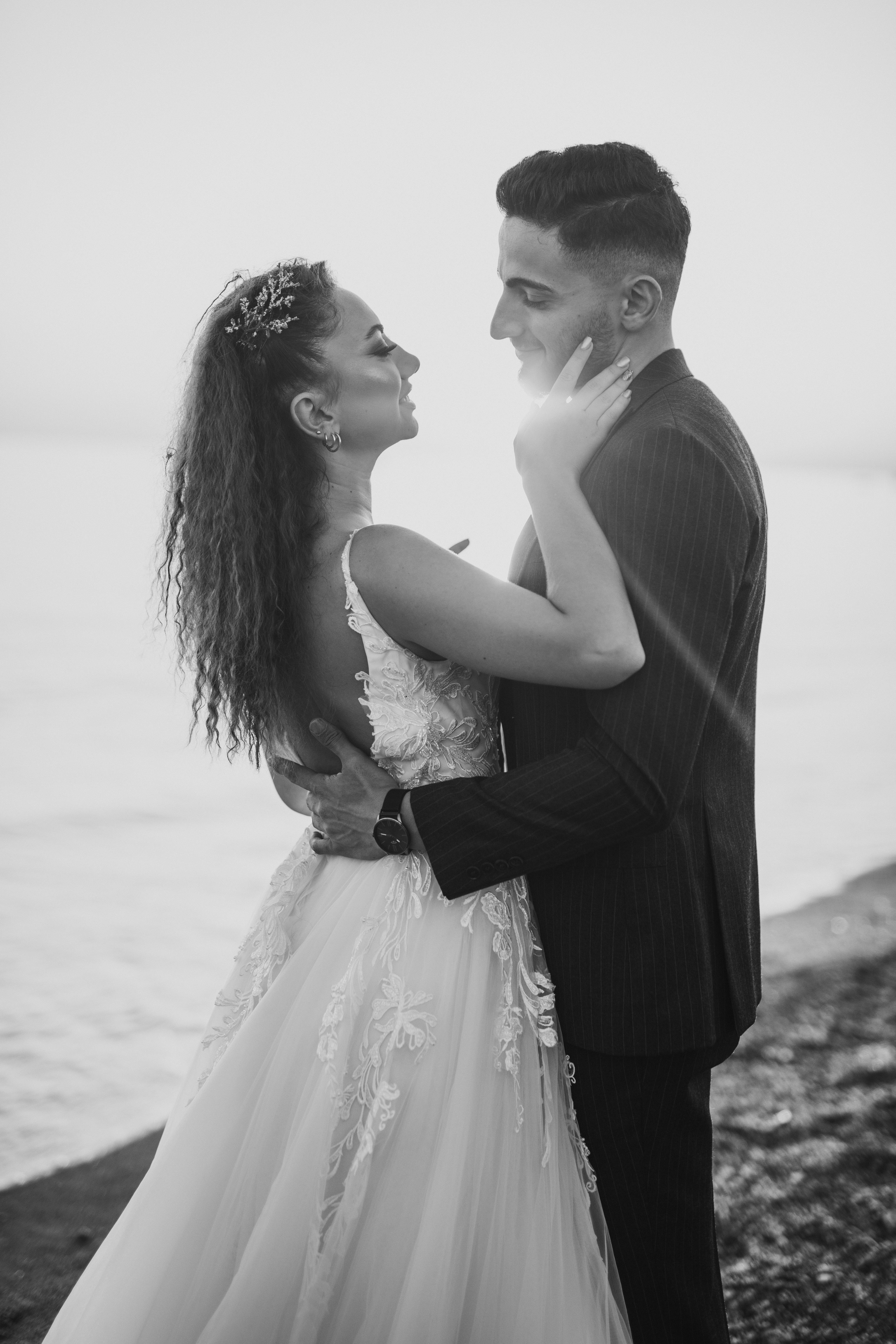 Portrait of a Wedding Couple on a Beach in Black and White · Free