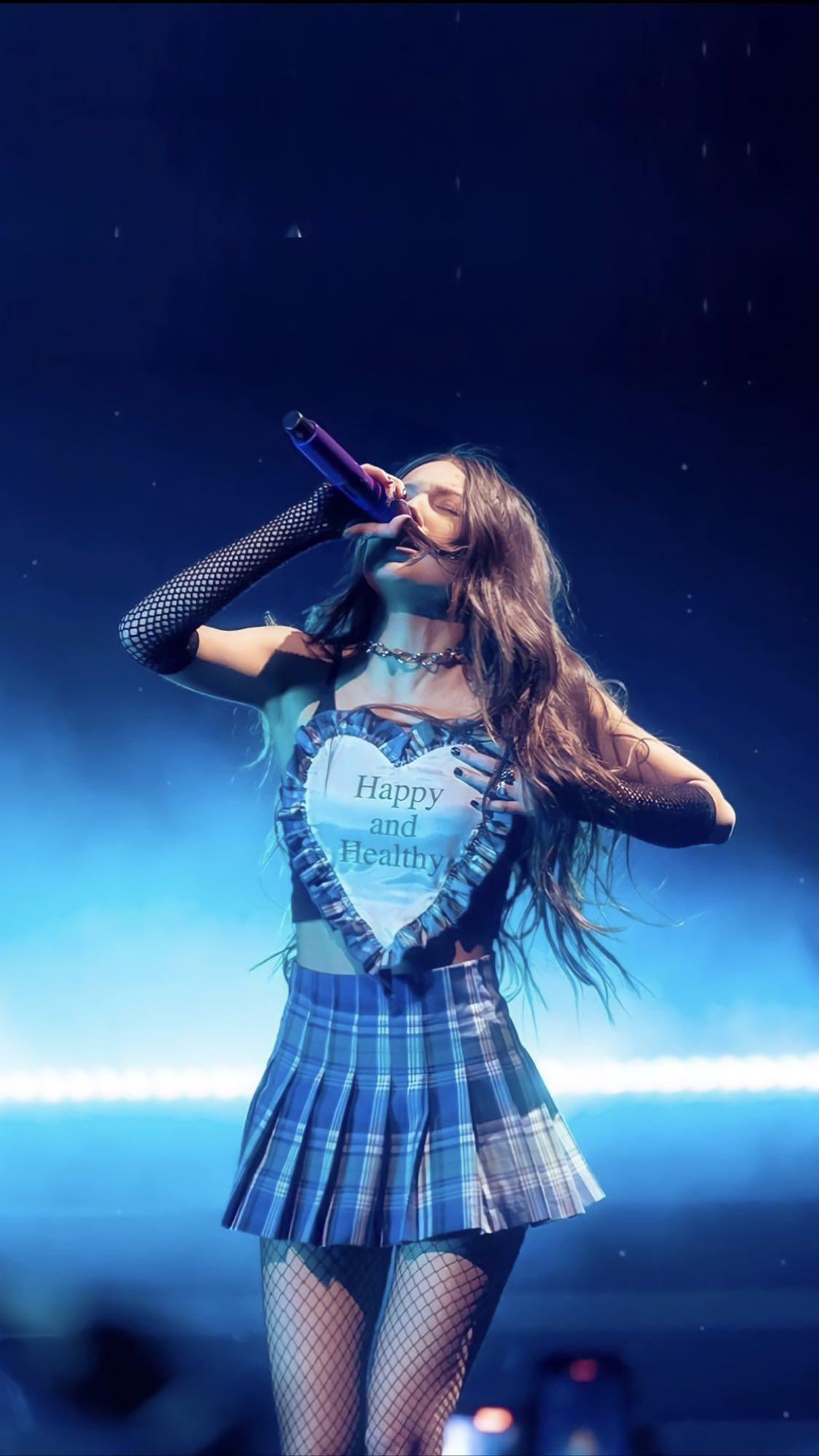 Does anyone have a good Olivia wallpaper?