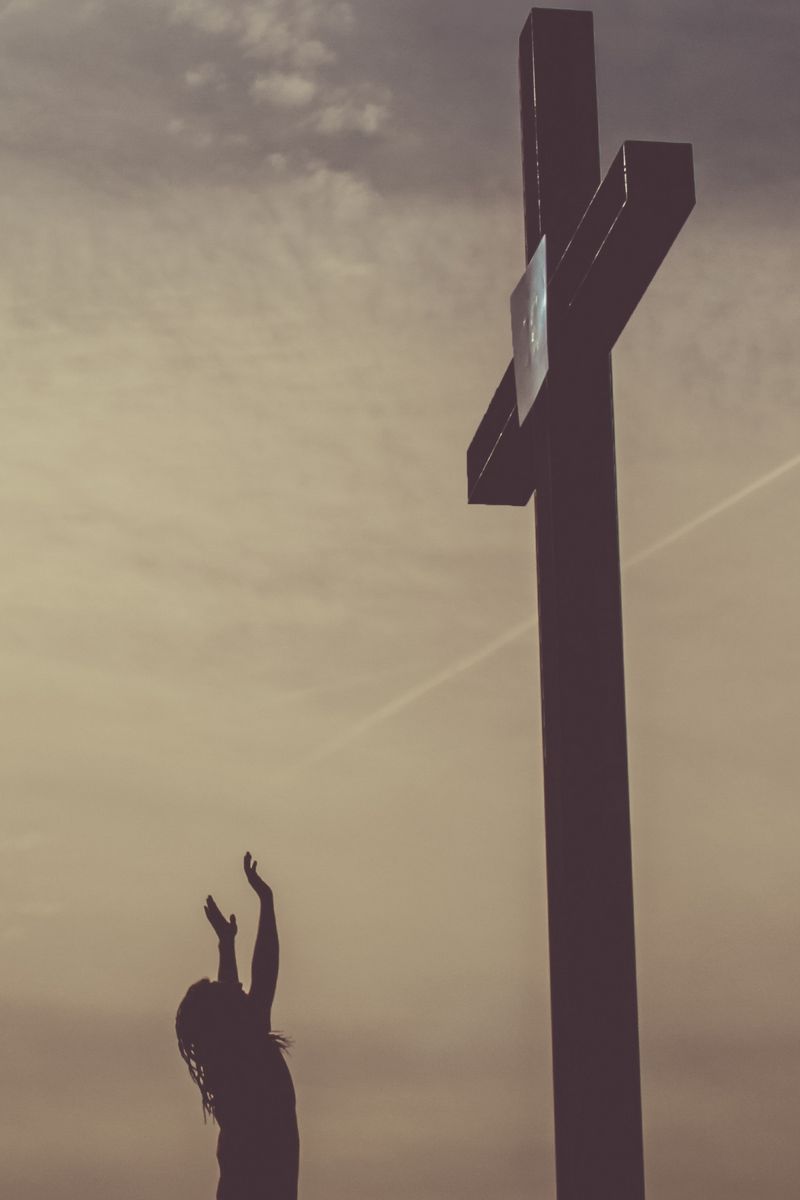 Download Wallpaper 800x1200 Cross, Prayer, Faith, Jesus, God Iphone 4s 4 For Parallax HD Background